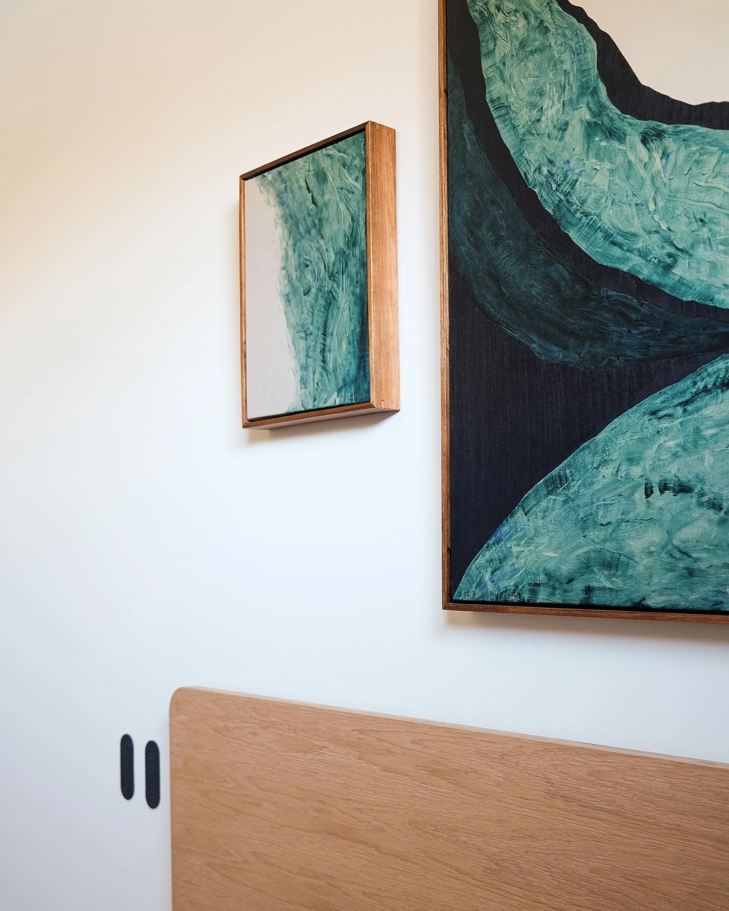 Sunday morning vibes ☕️

Artworks featured @landerse.au: &lsquo;Oceanic divide&rsquo;, &lsquo;Apparitions&rsquo; &amp; &lsquo;Carved from madness&rsquo;, visit my website to explore available works. 

#hannahnowlan #landerse #sundaymornings