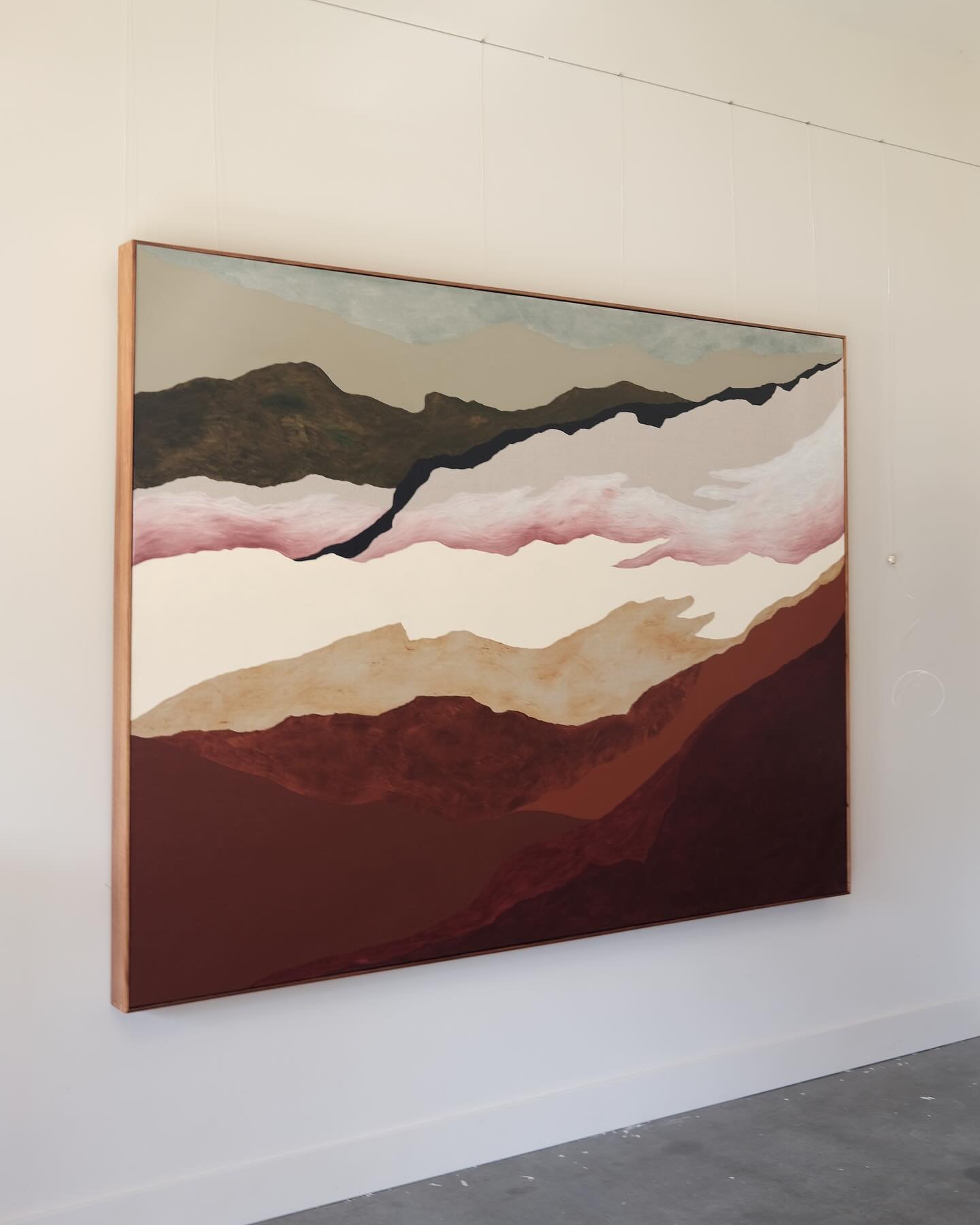 &lsquo;Southern Estuary&rsquo; &mdash; 

Earlier this year, I completed an artist-residency @landerse.au to work on my largest commission painting to date, a vast 1.8m x 2.4m inspired by the view from Mt Wellington in a shimmering twilight. 

Now ins