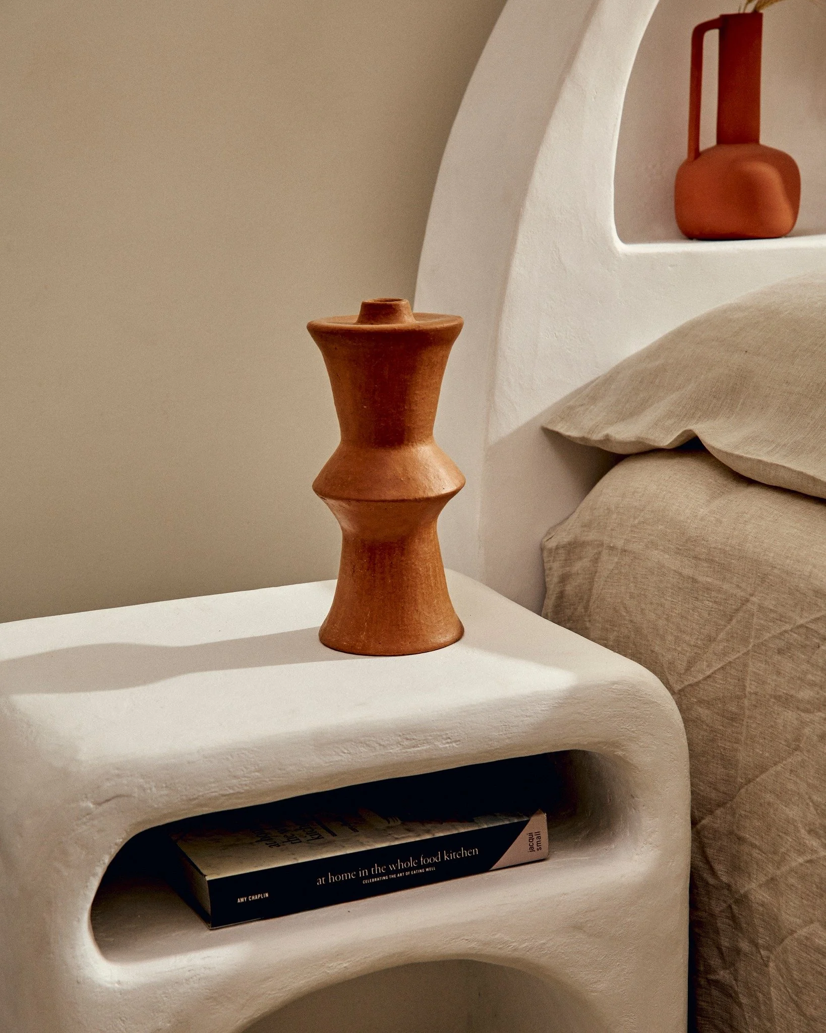 A side table - The piece you don&rsquo;t think about&hellip; until it pulls everything together.

 #interiordesign #homestyling #renovationproject #homedecor #interiordecor