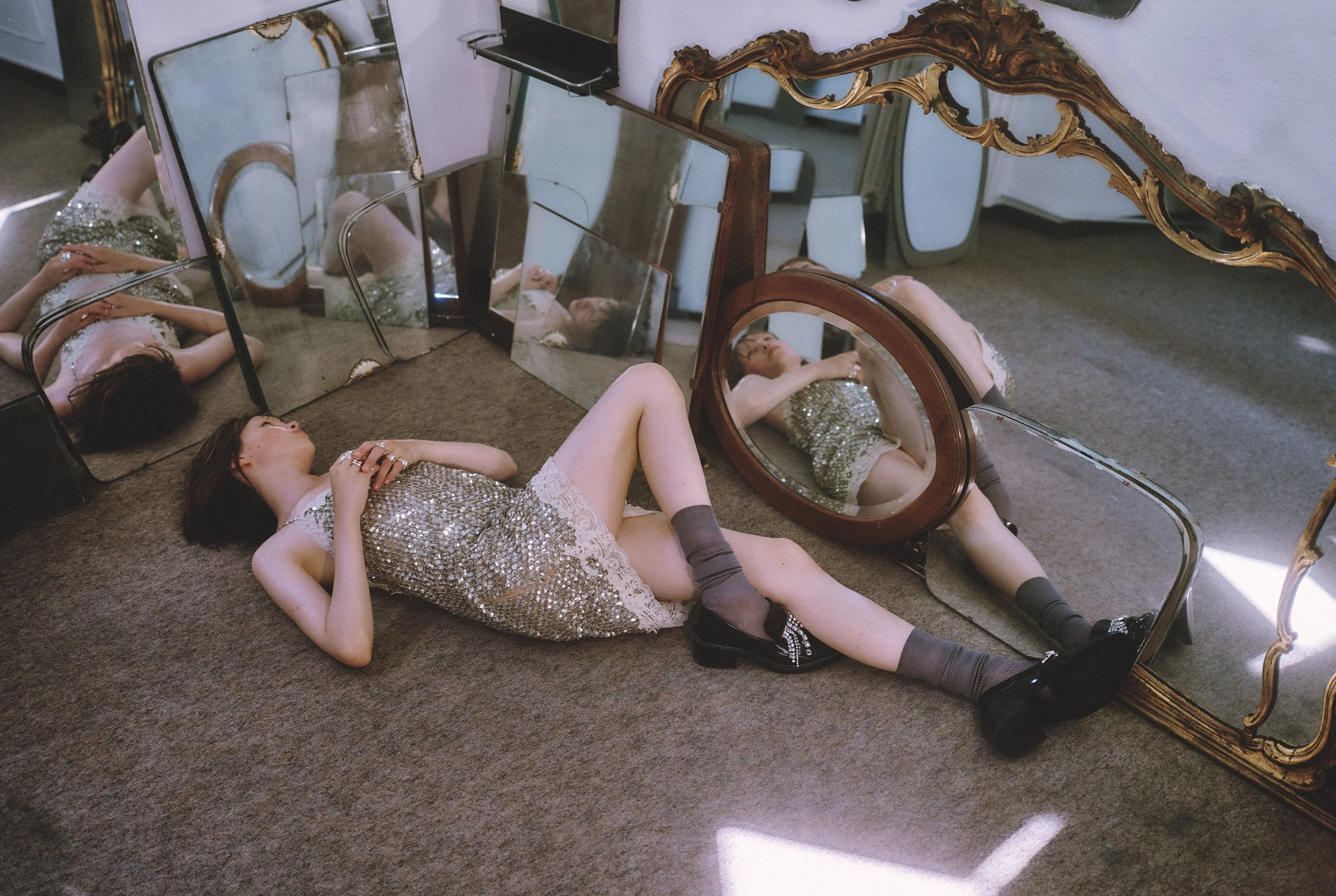 DG_VOGUE_ITALIA_NOV_25_SHOT_05_FINAL_COPYRIGHT_DARREN_GWYNN.jpg