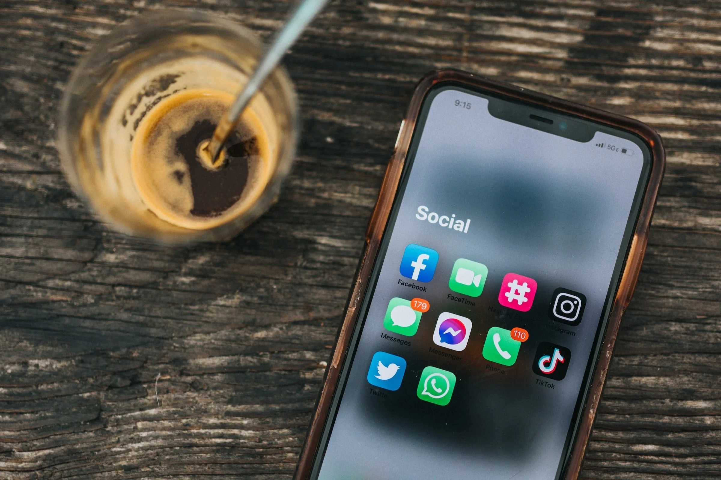 “Encontró primero a su hermano Simón y le dijo…” (Jn 1,41.45)