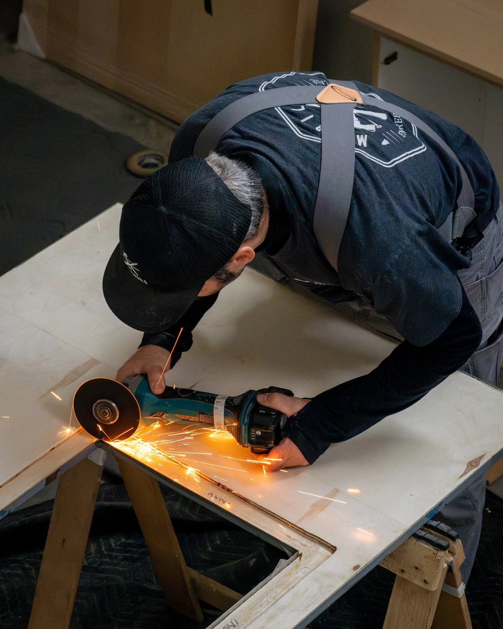 Les derniers mois ont &eacute;t&eacute; bien charg&eacute;s en installations sur plusieurs chantiers. On a h&acirc;te de vous montrer les r&eacute;sultats finaux! 

#installation #woodworking #homedecor #renovation #tools #makita