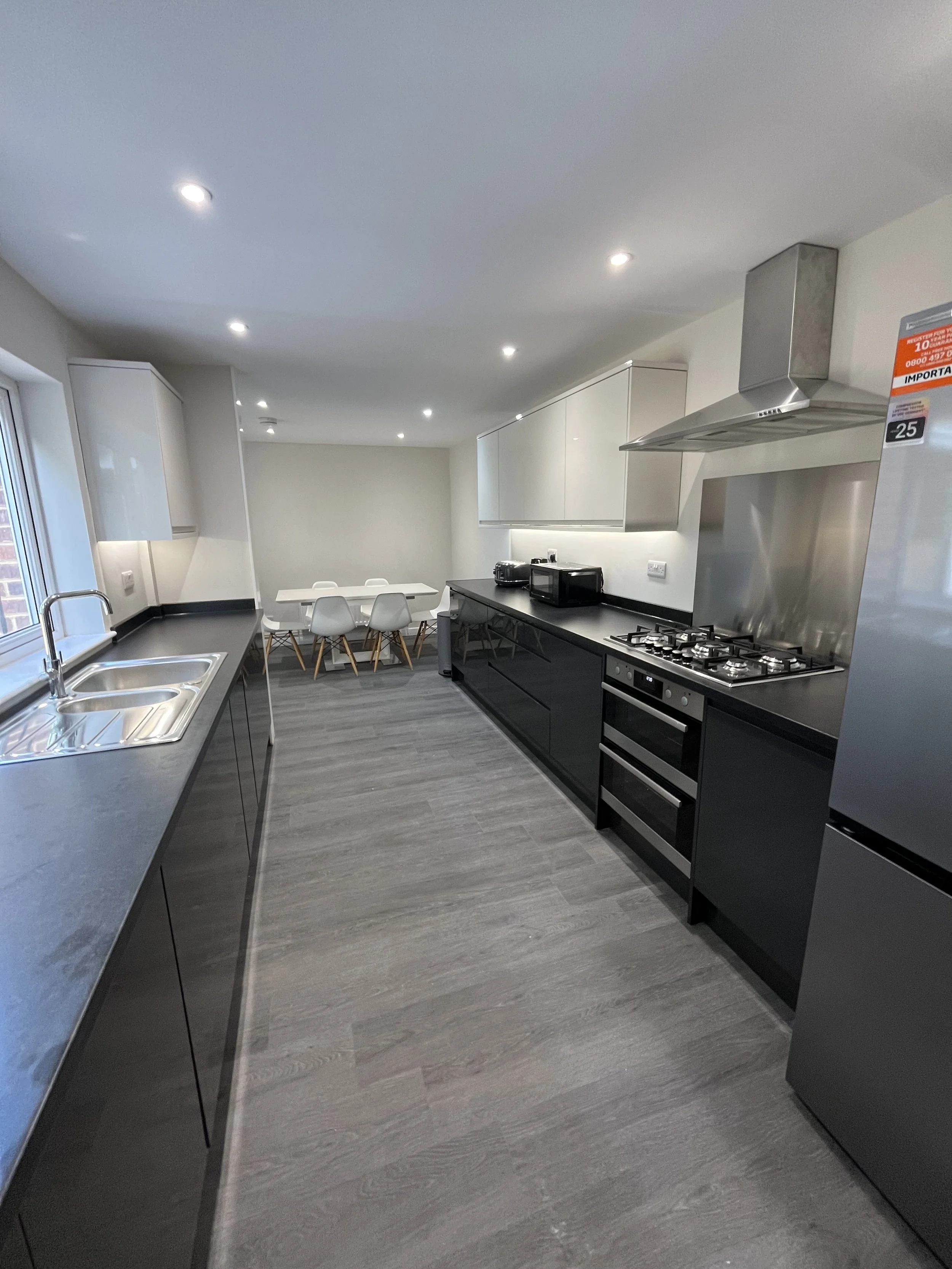 Applegarth 6 Bedroom