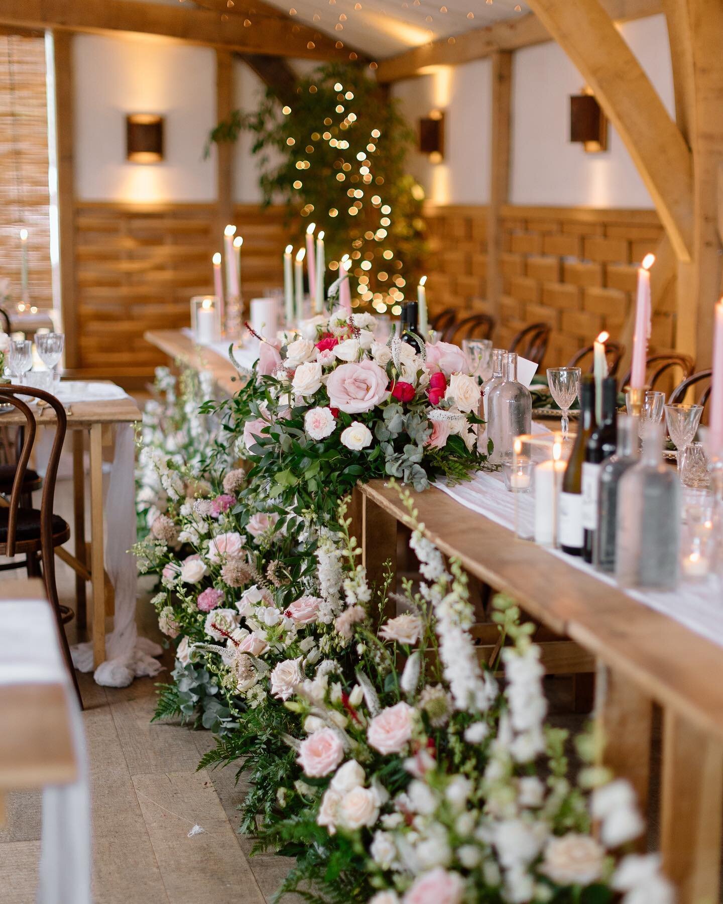 Meadows of flowers along the aisle are one of my absolute faves! 

There&rsquo;s something so satisfying about a wild and abundant pocket of gorgeousness alongside a chair or pew.

It looks incredible for the ceremony and then there&rsquo;s the added