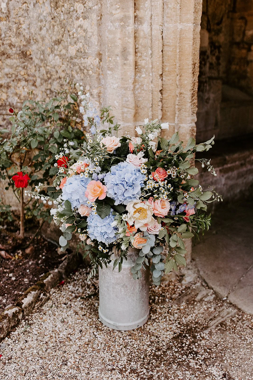 Oxfordshire wedding florist milk churn flowers