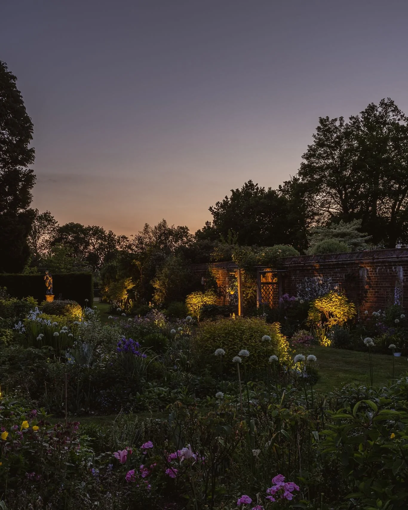 Nothing better than an English garden in spring. Thrilled to have photographed this project on such a beautiful evening. When doing landscape lighting it&rsquo;s important to remember that a little goes along way. 

Garden design by @clairemeegardend
