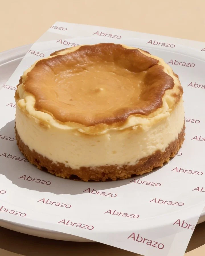 Branding para @abrazopostres !!🫶🏼

Una marca de tartas de queso con una imagen cuidada, elegante y c&aacute;lida, igual que sus productos. Muy pronto en Puerto Rico. 

Content&iacute;simas con el resultado!!✨

#branding #brandingagency #brandingstu