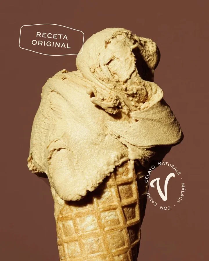 Hemos hecho el branding de @verano_gelato 🍦🍦🍦

Una helader&iacute;a vegana que abrir&aacute; muy prontito en M&aacute;laga y que busca hacer las cosas bien, con calma y muuucho amor🤍

Tendran variedad de helados fijos y estacionales y una selecci