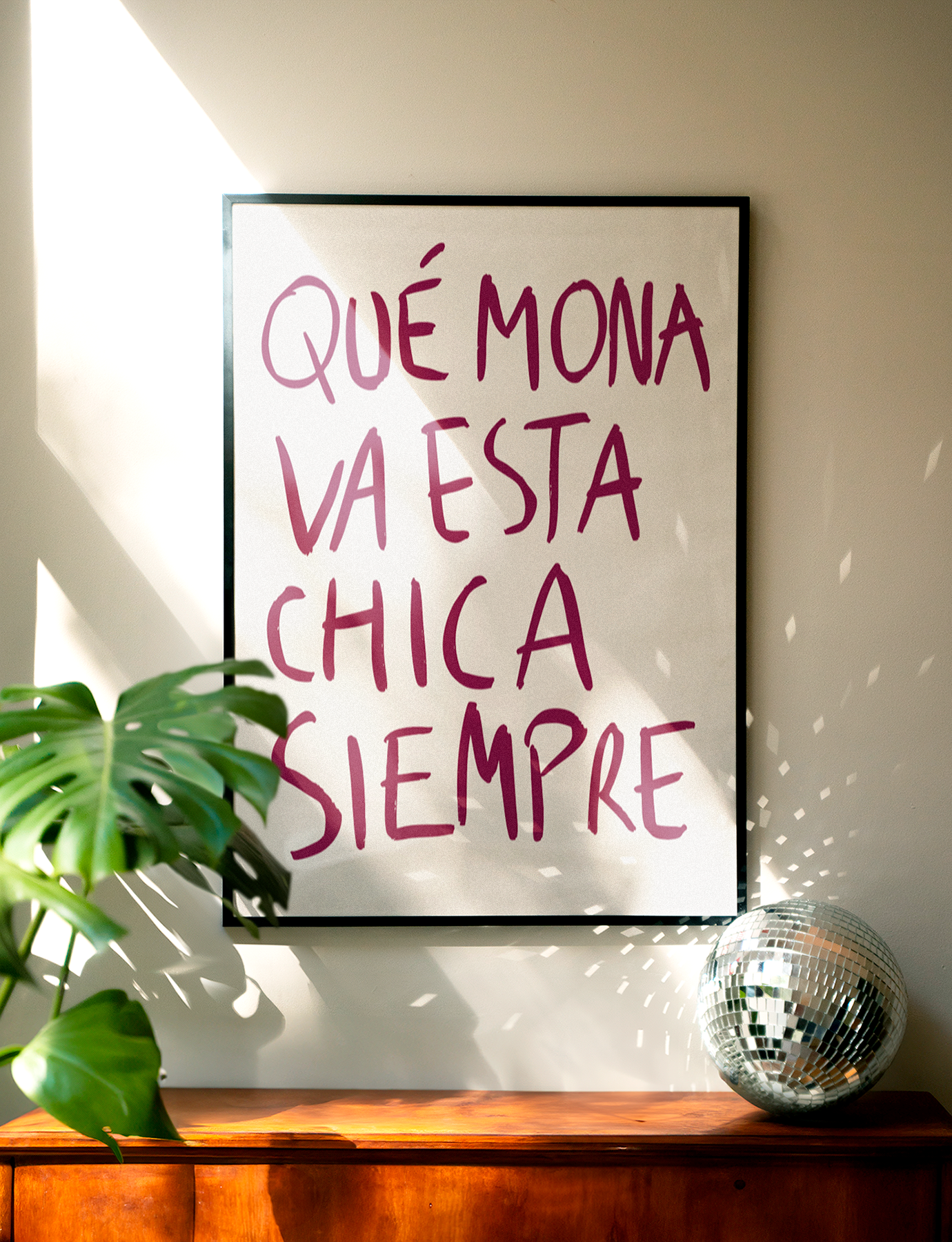 Print ANHQV / Qué mona va esta chica siempre - Granate