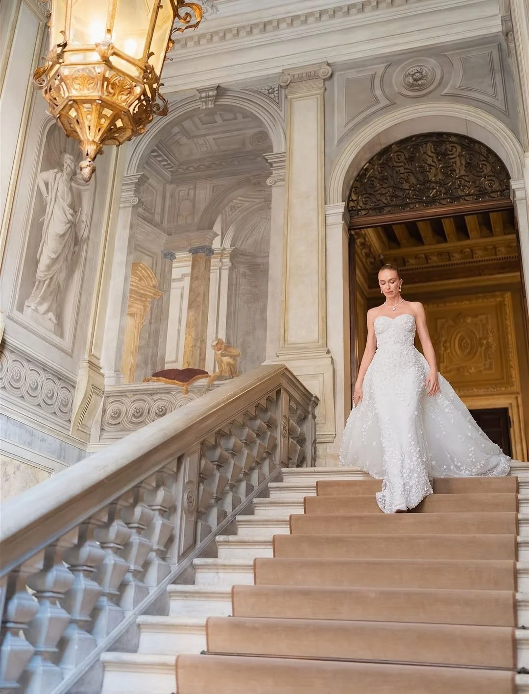 Wrapped in the timeless atmosphere of the Serenissima, Dina &amp; Dan celebrated their love in a setting that felt suspended between reality and a dream.

A fairytale wedding framed by pure magic.
The night lit up with unforgettable energy, made even