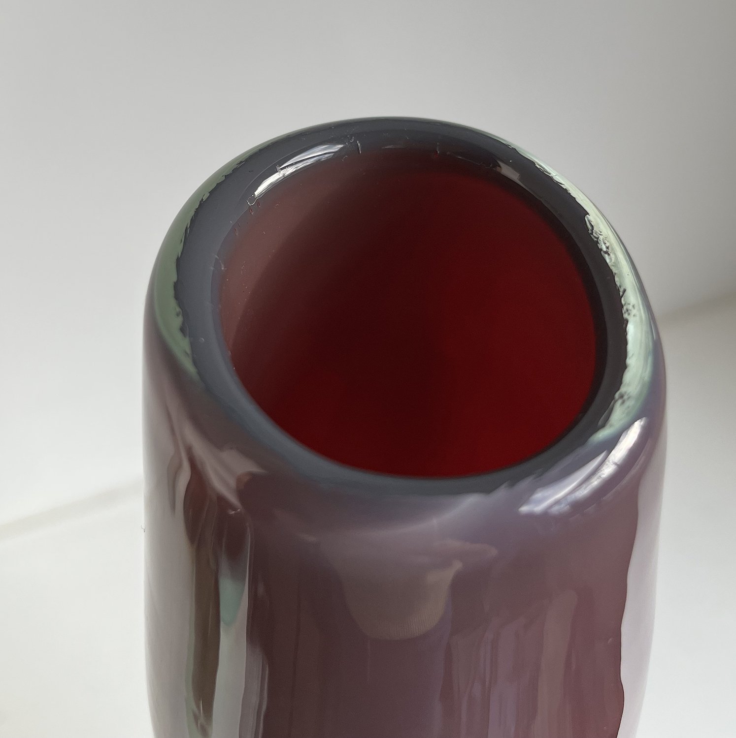 MaroonCrystal-Glass-rim.jpg