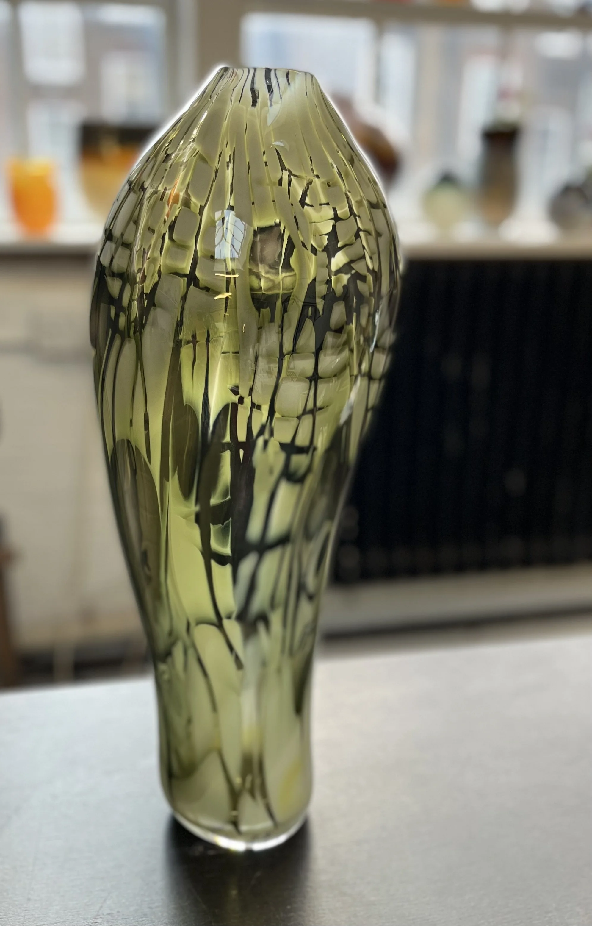 Plumes-Vase-studio-sunlight.jpg