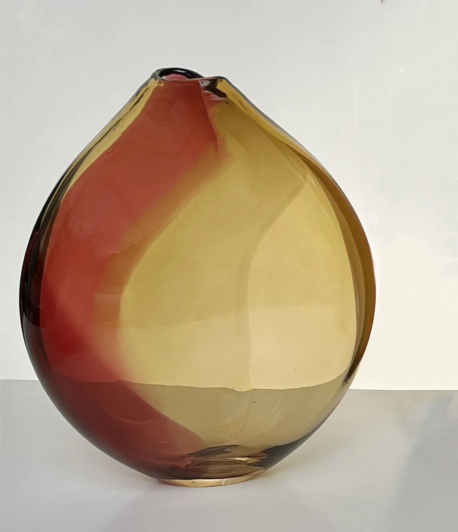 Antique Gold Amaranthus glass vessel by Michèle Oberdieck 2.jpg