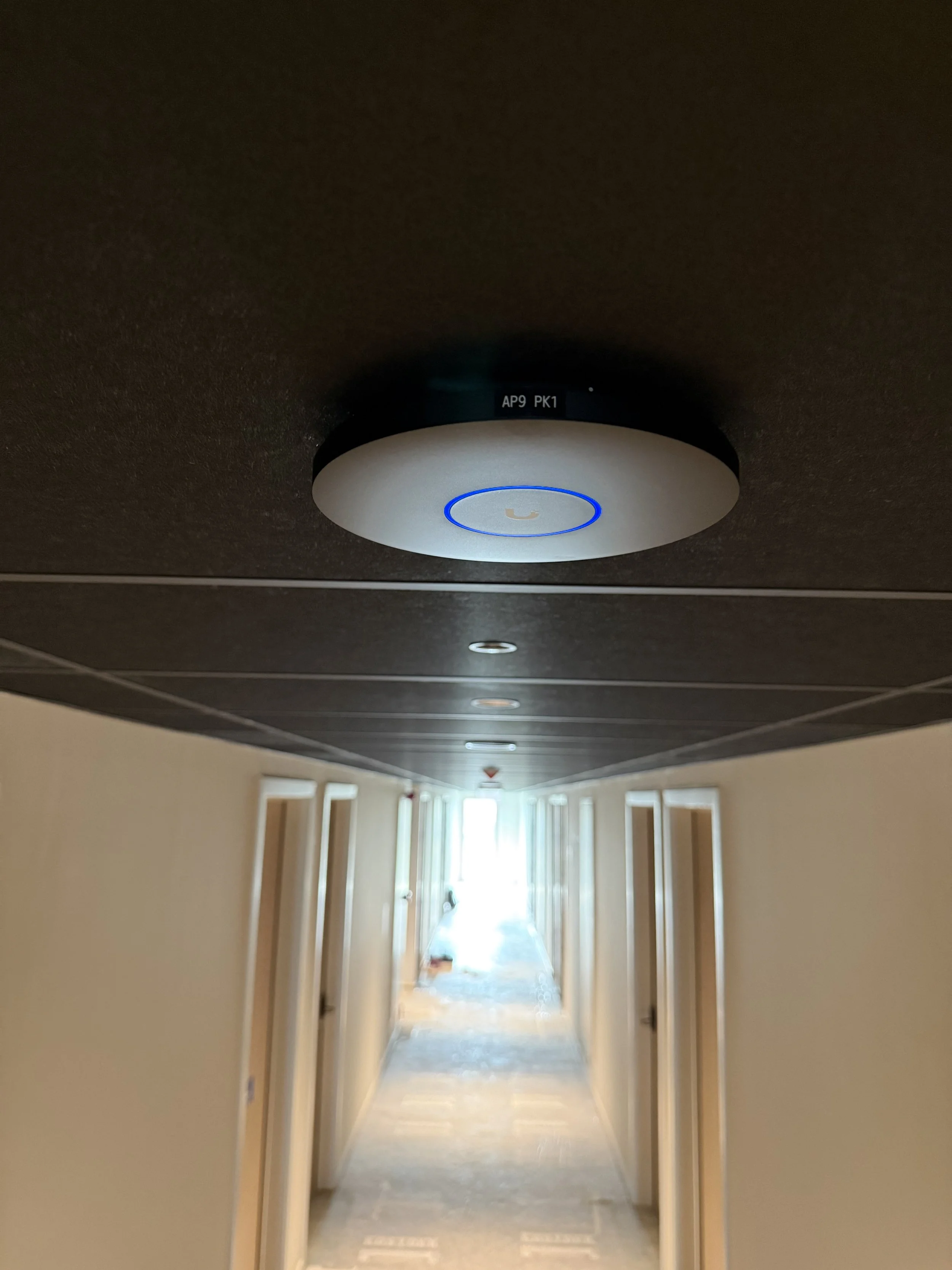Netwerkinstallatie en wifi door Solutions 4 Media