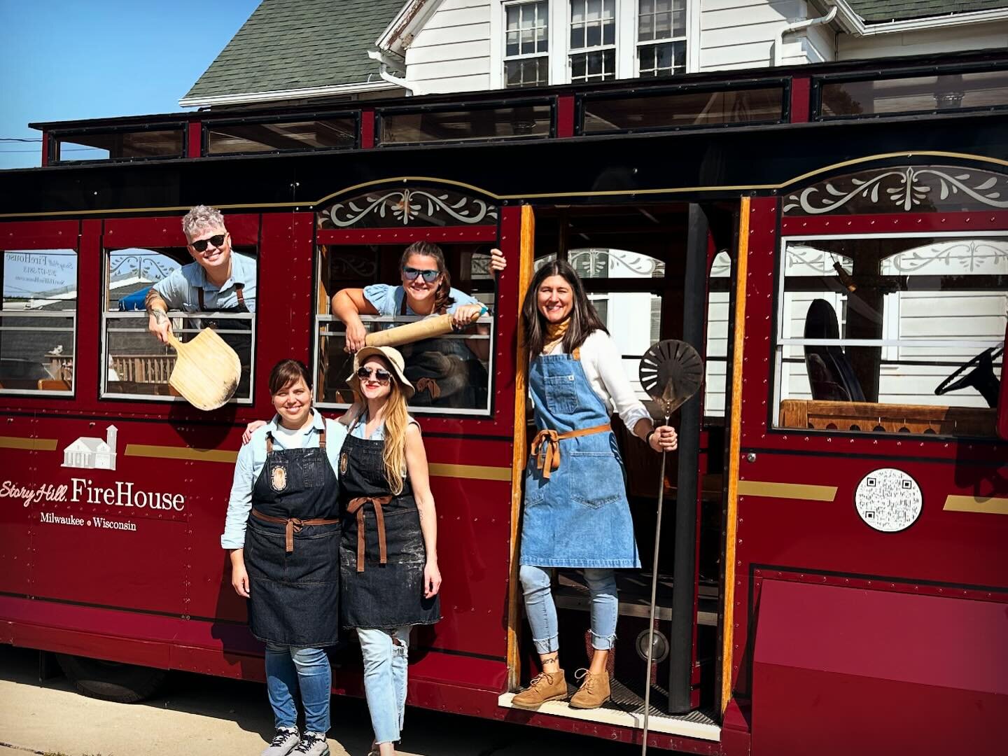 🚋HIRING🚋

We&rsquo;re looking for some really solid peeps to ride a trolley with us for the summer. It&rsquo;ll be mostly fun, hot, lots of heavy lifting. 

Honestly, looking for renaissance folk, hardworking, hardcore, pizza toppers, dough stretch