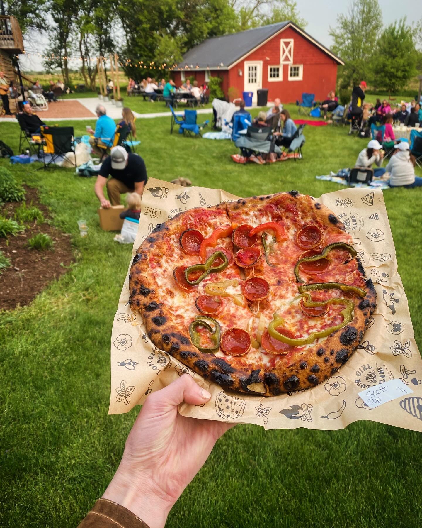👩🏻&zwj;🌾 PIZZA FARM! 🚜💨🍕

We are 24 hours away from our first pizza farm @mapletonbarn with @everyonesicecream (SOLD OUT) 🥳

Do yourself a favor, pop over to Mapletons website and book yourself a rezzo. We&rsquo;re there almost every Thursday 