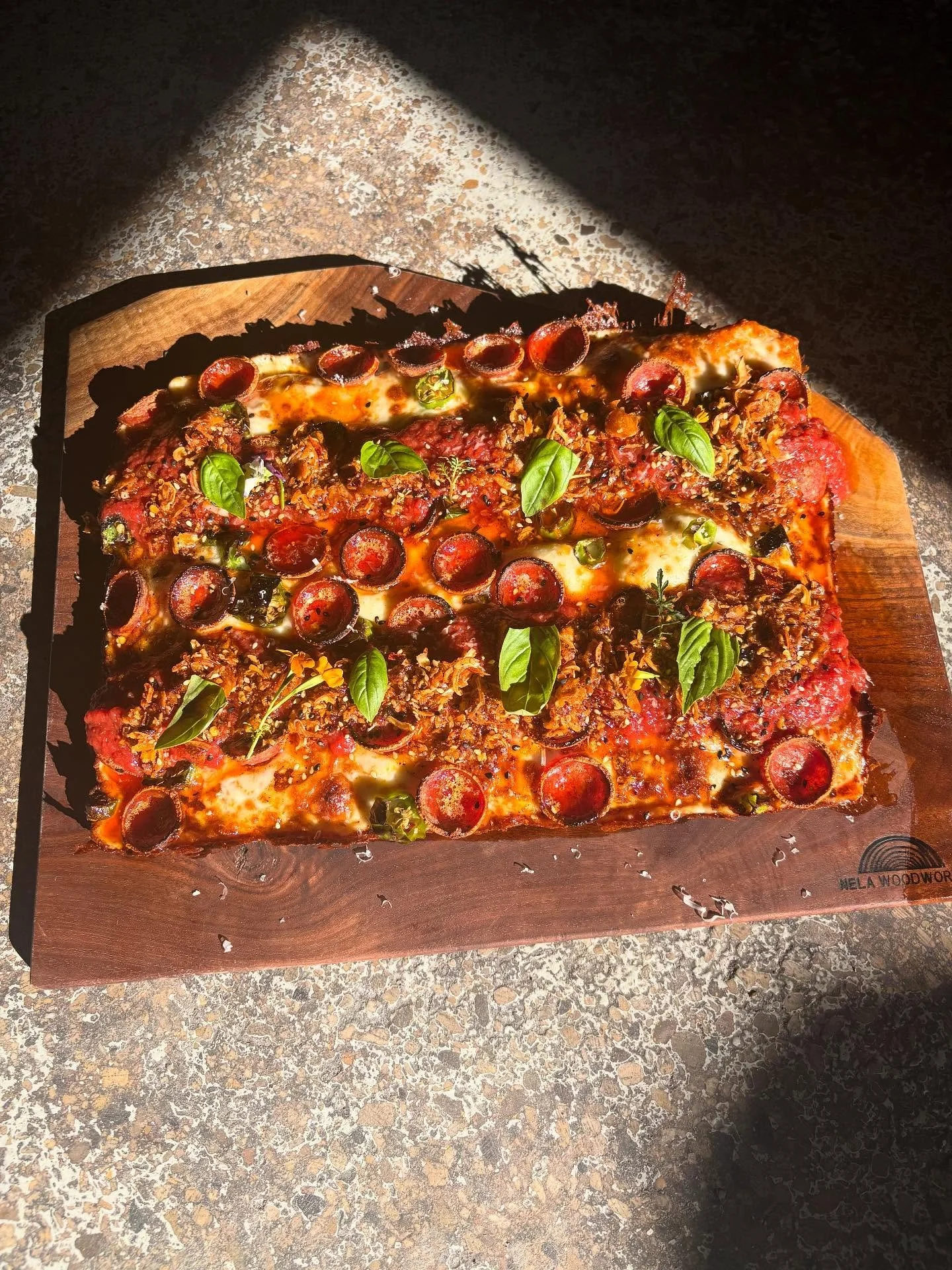 🏴&zwj;☠️ Shutdown making you crispy? Same here. But 
the leaves are changing, the tides are turning, blue waves are crashing down around us so confirming we are HOT and we are OPEN for Detroit night with the enthusiasm of a box of kittens slanging h