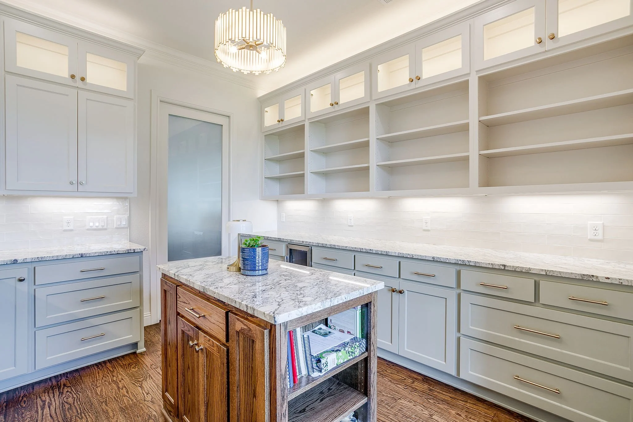 Keast Kitchen & Butler's Pantry