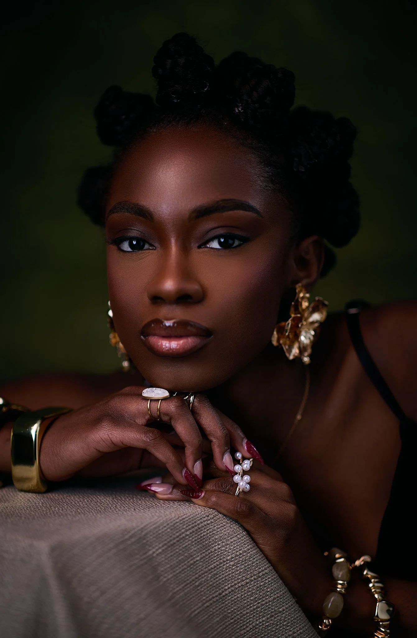 portrait-photographer-studio-session-Mirabel 5.jpg