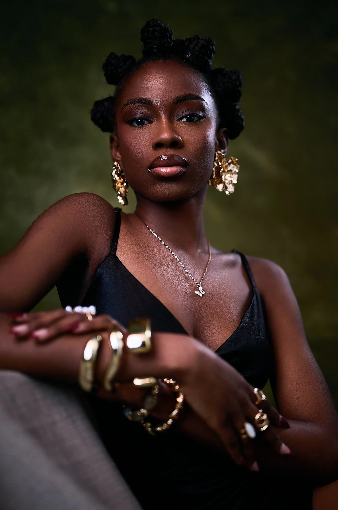 portrait-photographer-studio-session-Mirabel 3.jpg