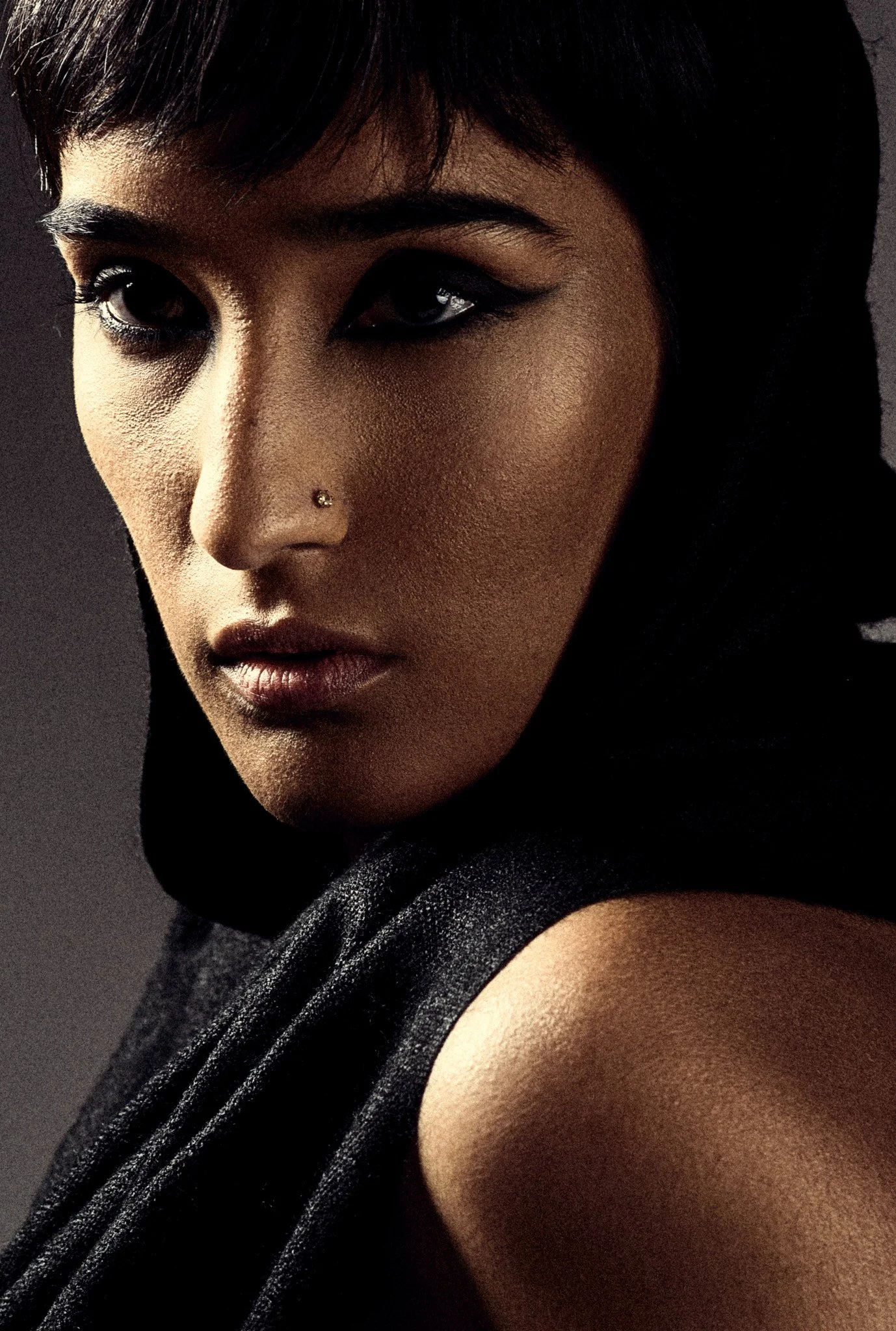 portrait-photographer-studio-session-Shivanni.jpg