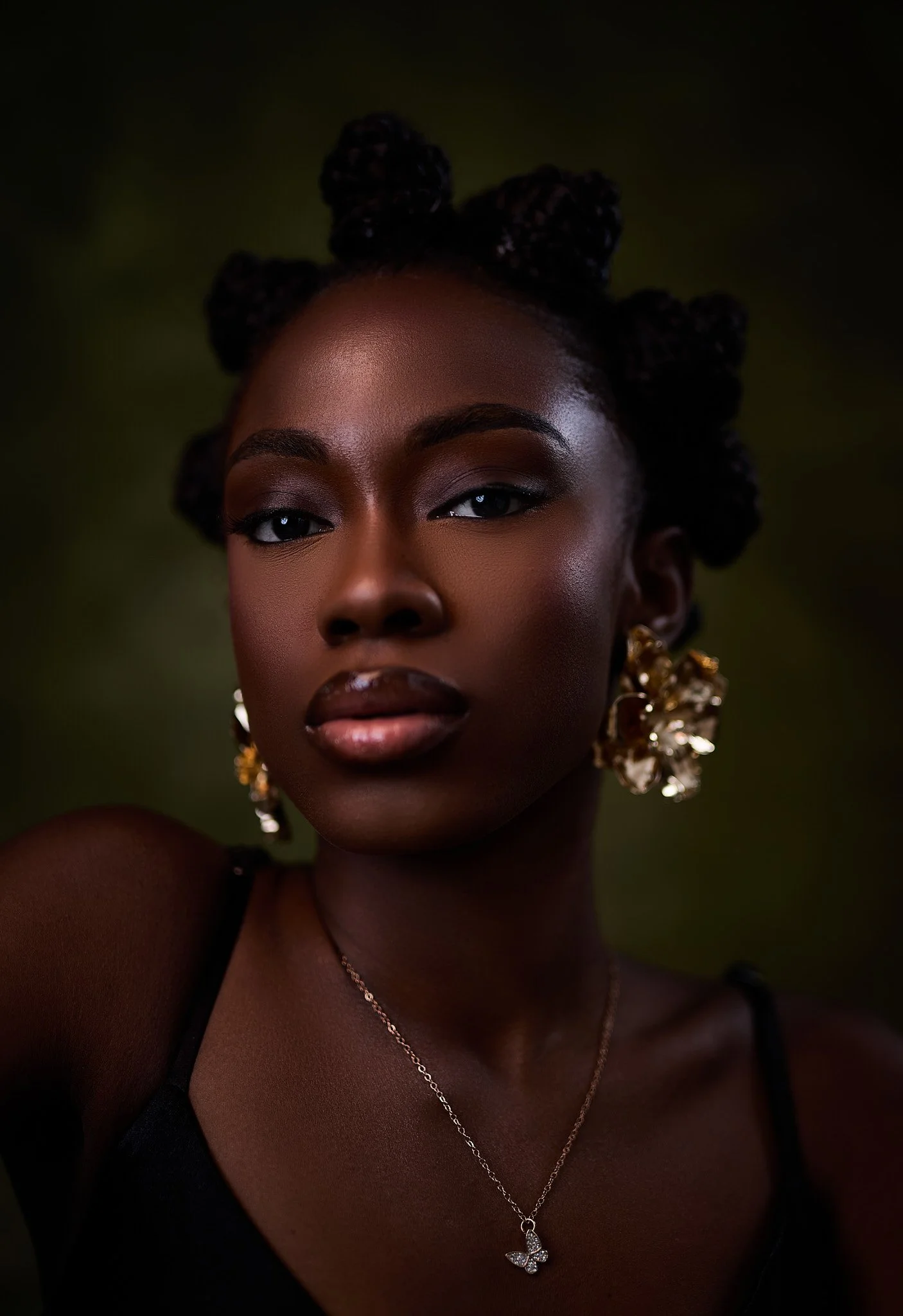portrait-photographer-studio-session-Mirabel 4.jpg