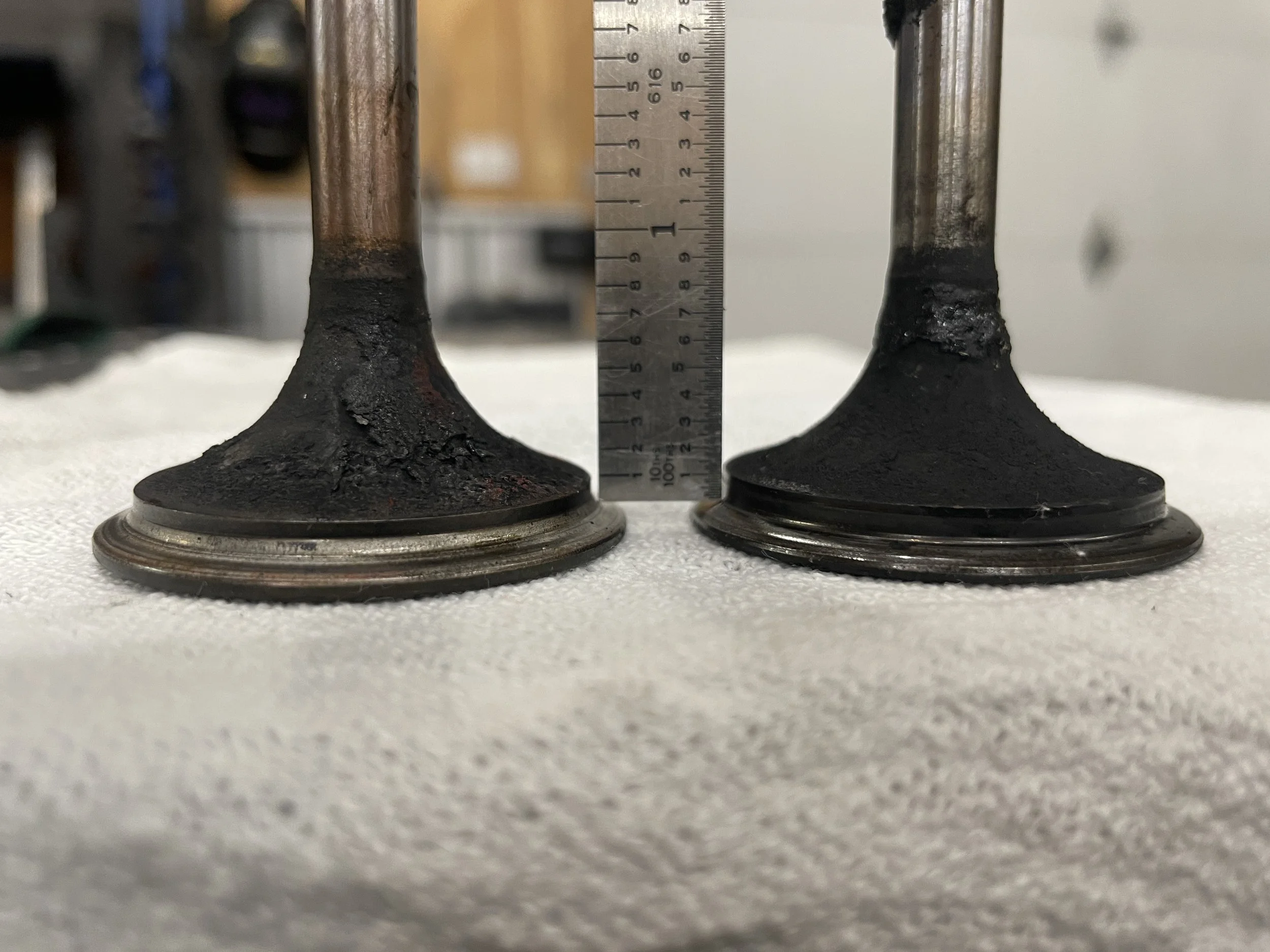 Caterpillar C15 valve wear due to improper valve spring pressure