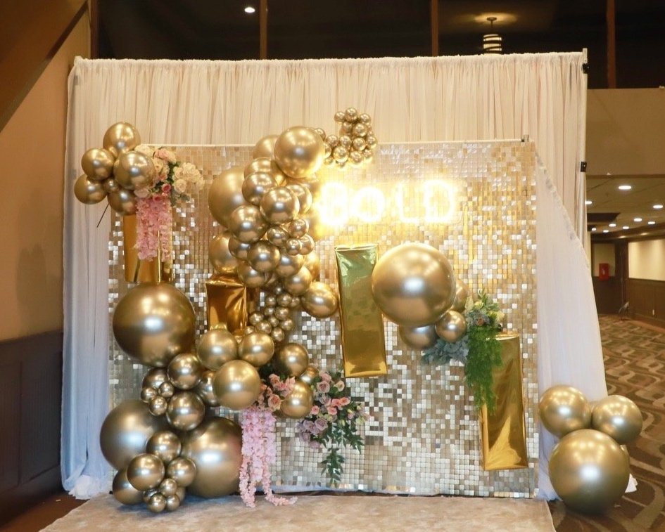 Gold+shimmer+panel+Balloon+Backdrop+Balloons+and+Lush+Calgary+Best+balloon+design+for+corporate+and+Private+events.jpg