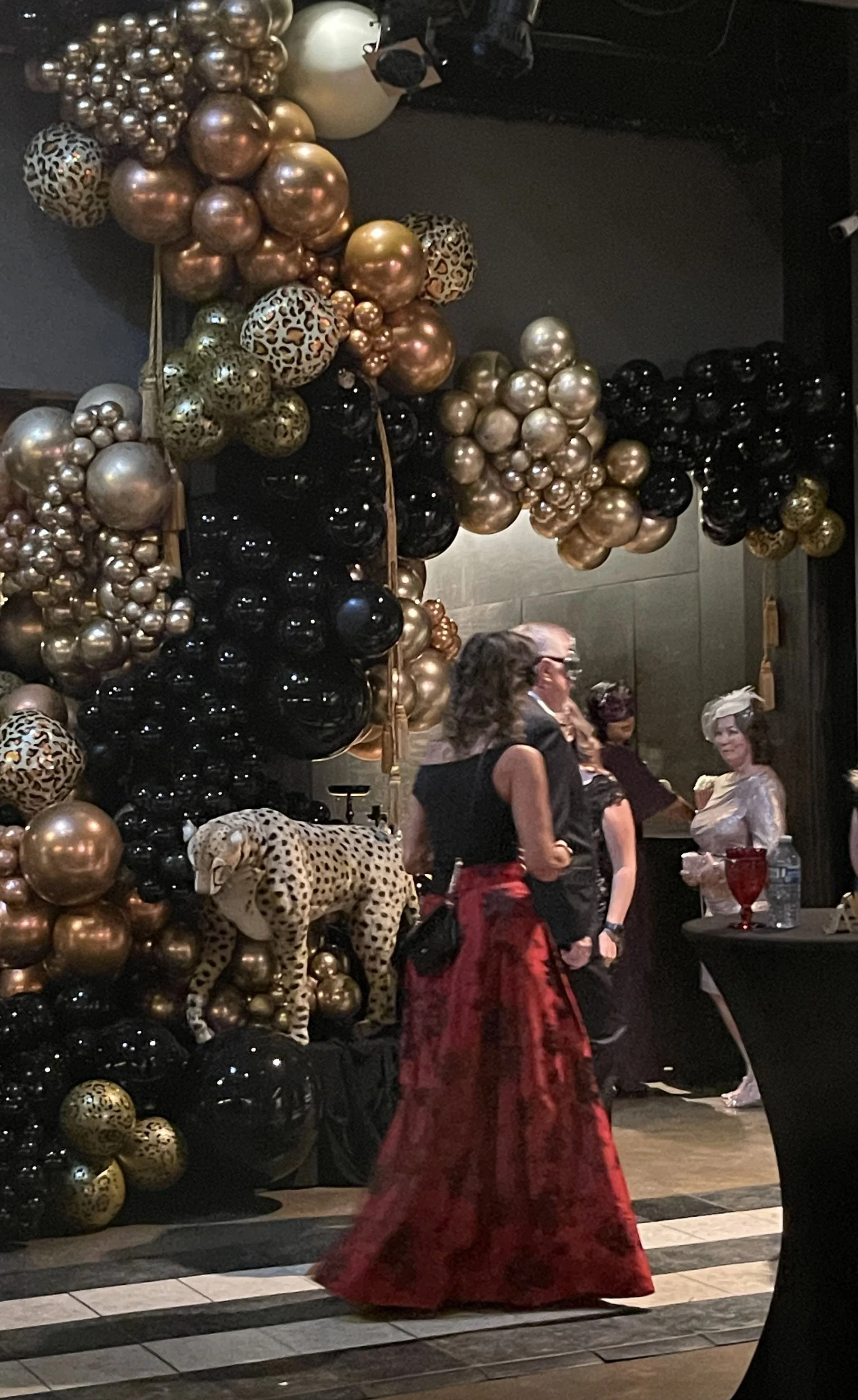 Drop the Mask YYC Charity Gala 2025  The GRAND Calgary  Supporting Calgary Counselling Centre Three-Dimensional Exotic Masquerade Sculpture Balloons and lush. Calgary, Airdrie Luxury Balloon artisrty for corporate and private events .jpg