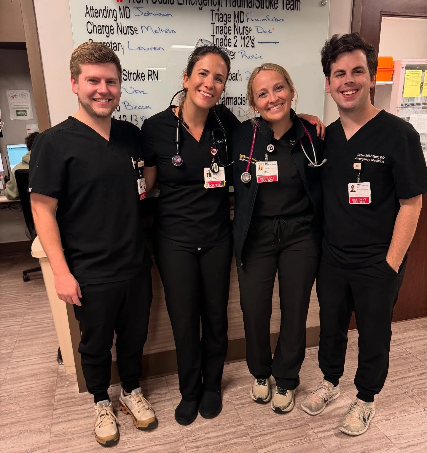 Lateral canthotomy crew 👀

#emergencymedicine #emergencymedicineresidency #residency #residencylife #medicalresidency