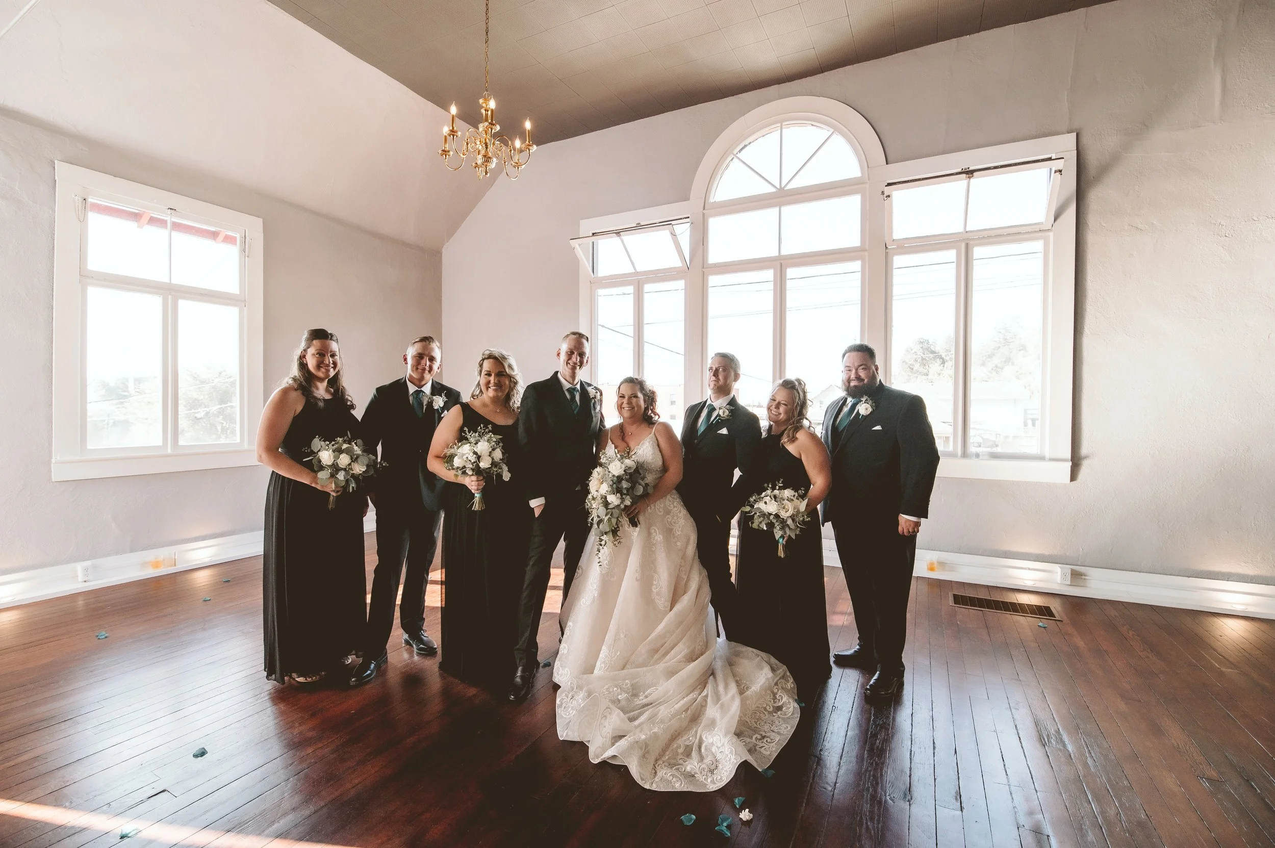 Wedding party group portrait during intimate wedding in Vancouver Washington