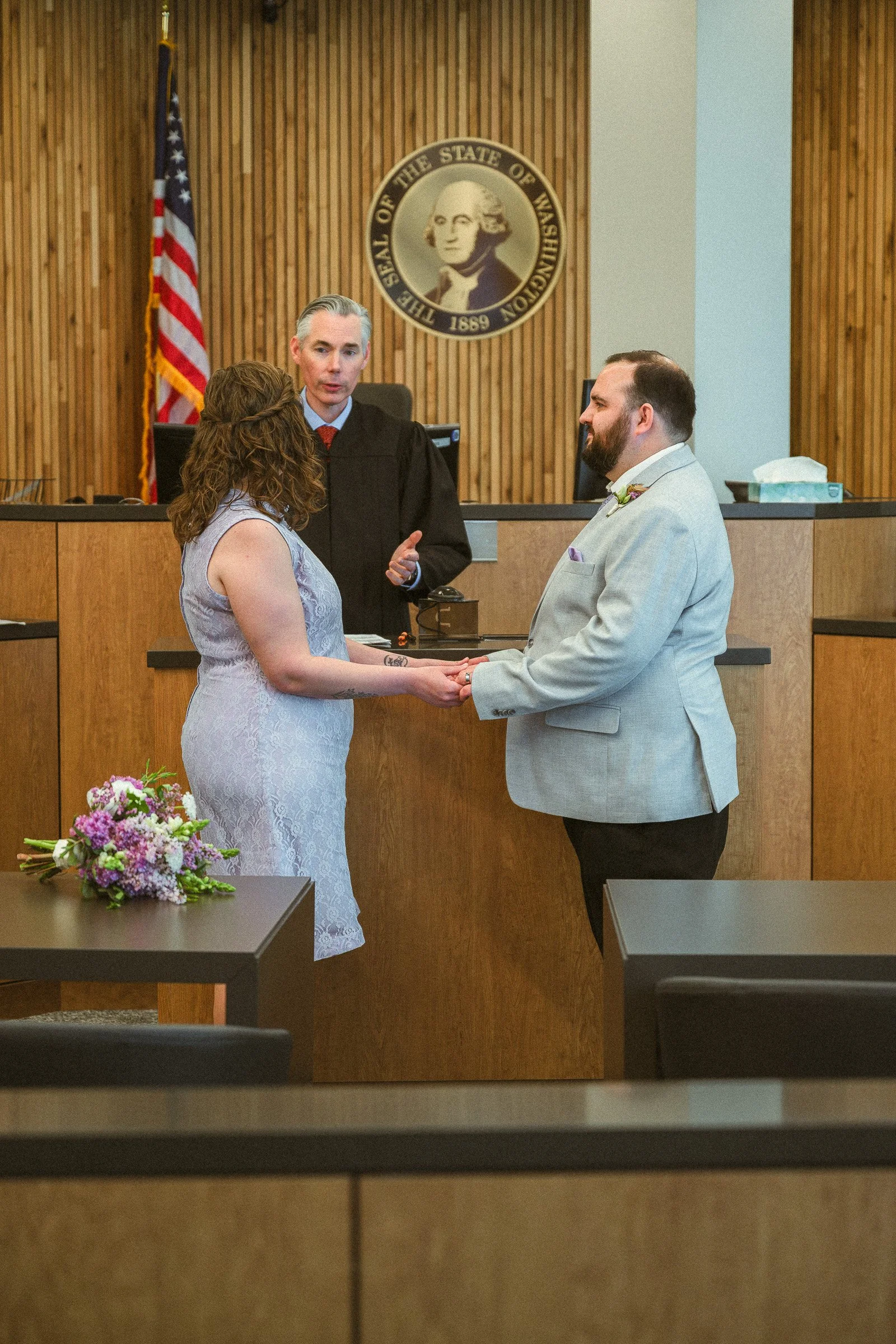bonnie-gideon-vancouver-wa-courthouse-micro-wedding-kassi-irelan-photography-14.jpg
