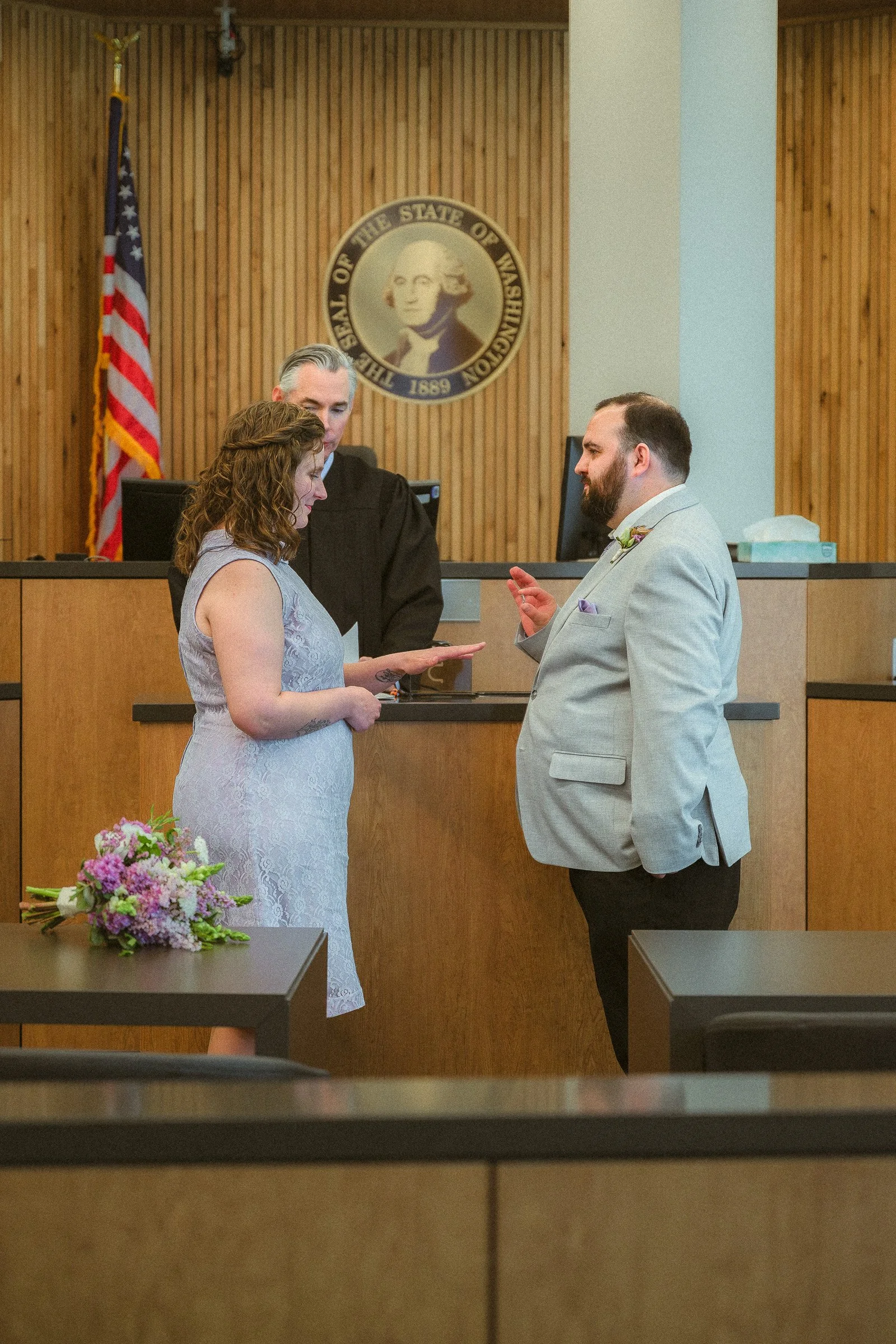 bonnie-gideon-vancouver-wa-courthouse-micro-wedding-kassi-irelan-photography-12.jpg