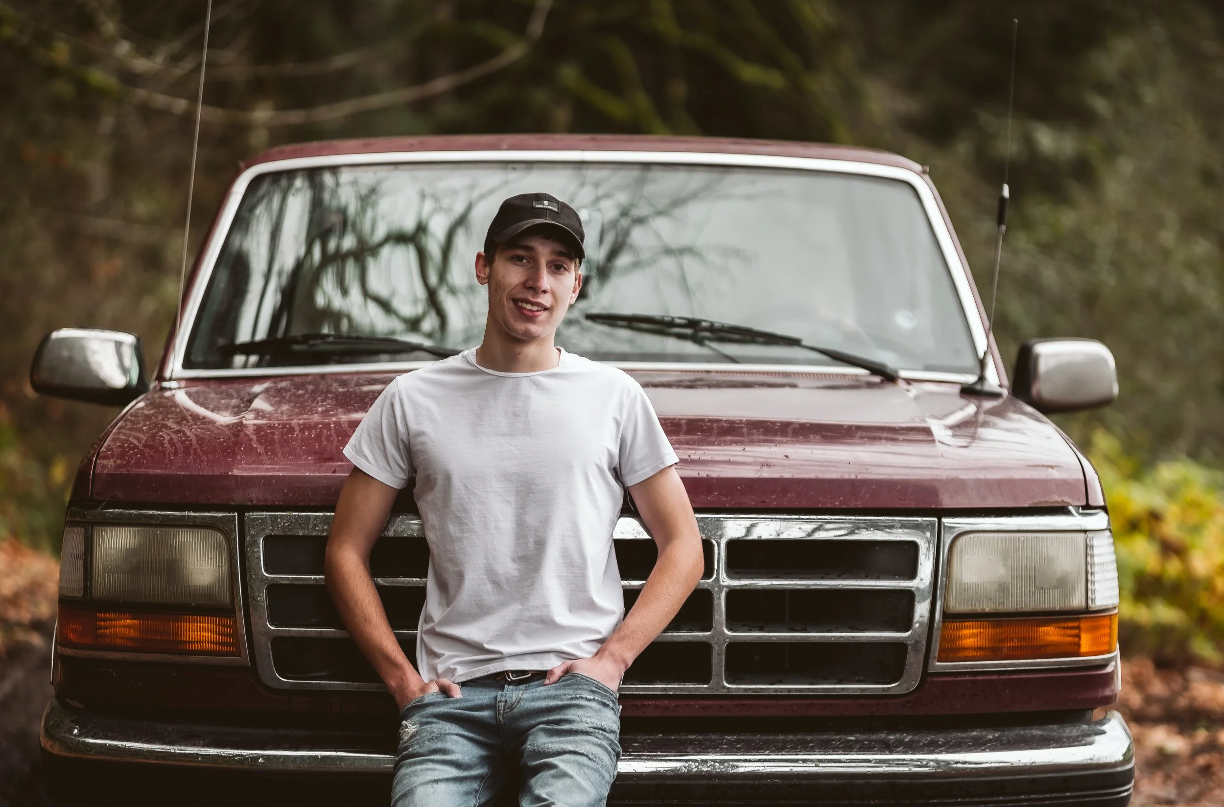 Pacific Northwest senior photos taken in overcast weather in Vancouver WA