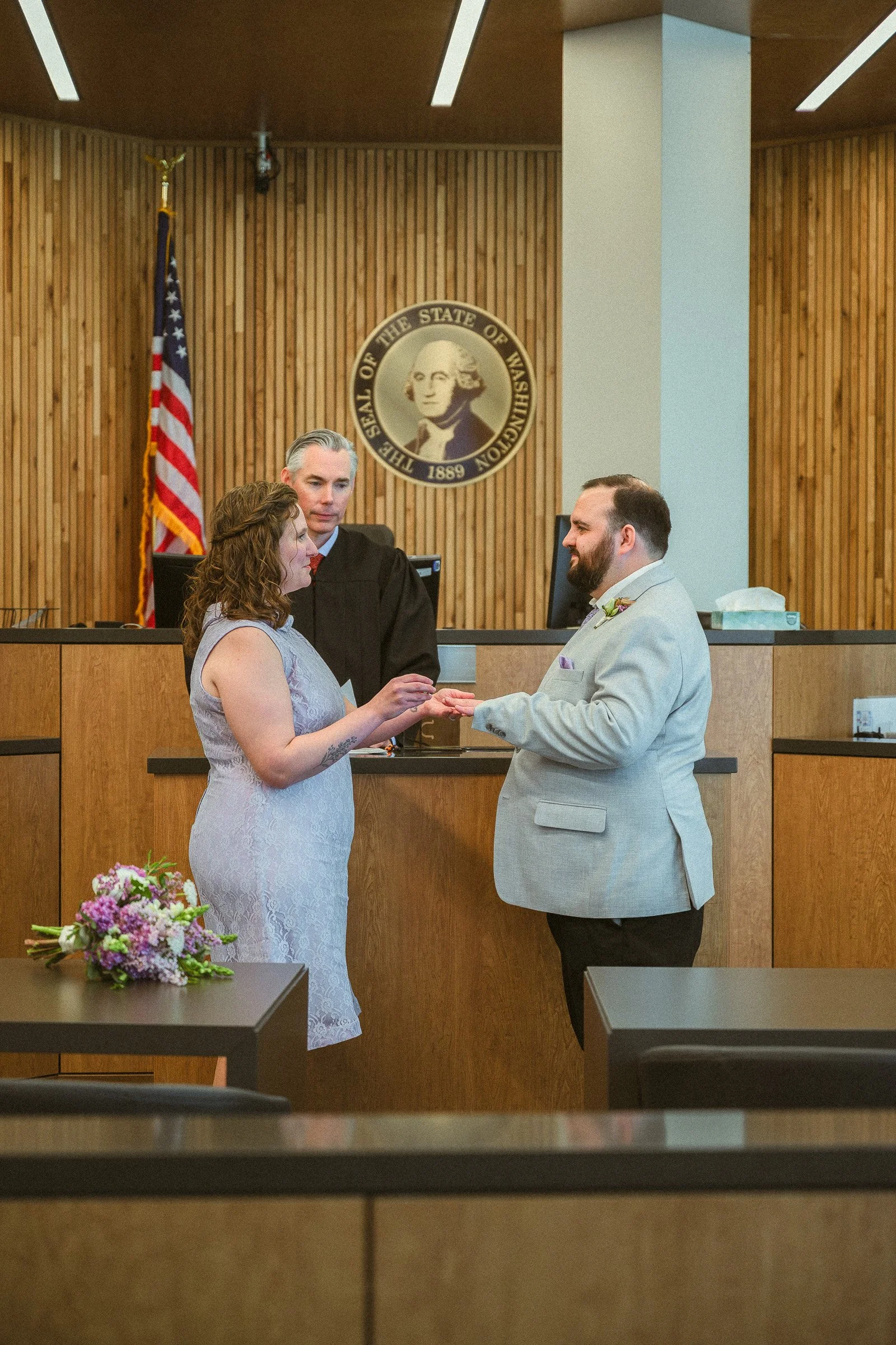 bonnie-gideon-vancouver-wa-courthouse-micro-wedding-kassi-irelan-photography-13.jpg