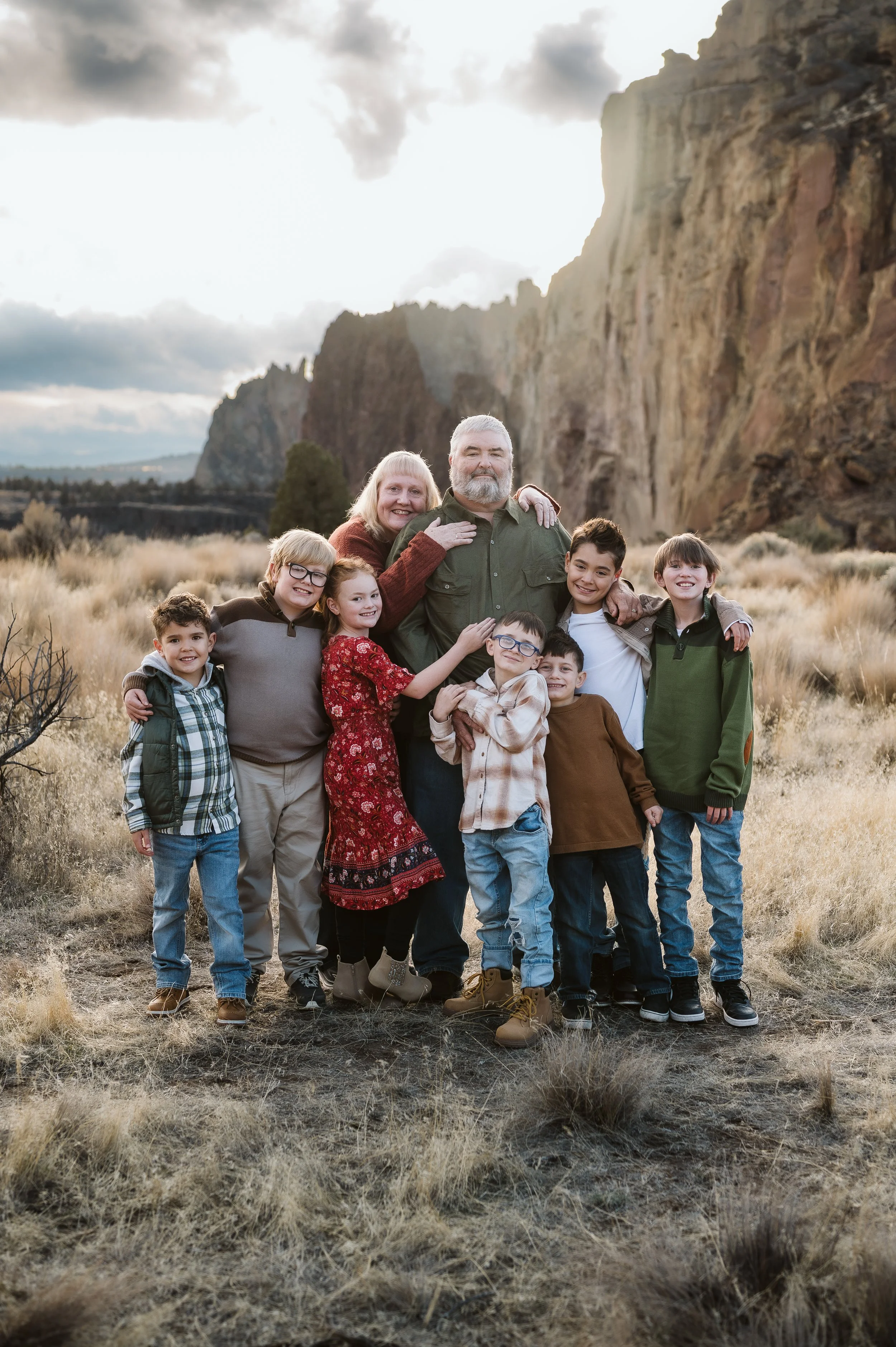Extended family portrait photography in the Pacific Northwest showcasing multiple generations together in a scenic outdoor location.