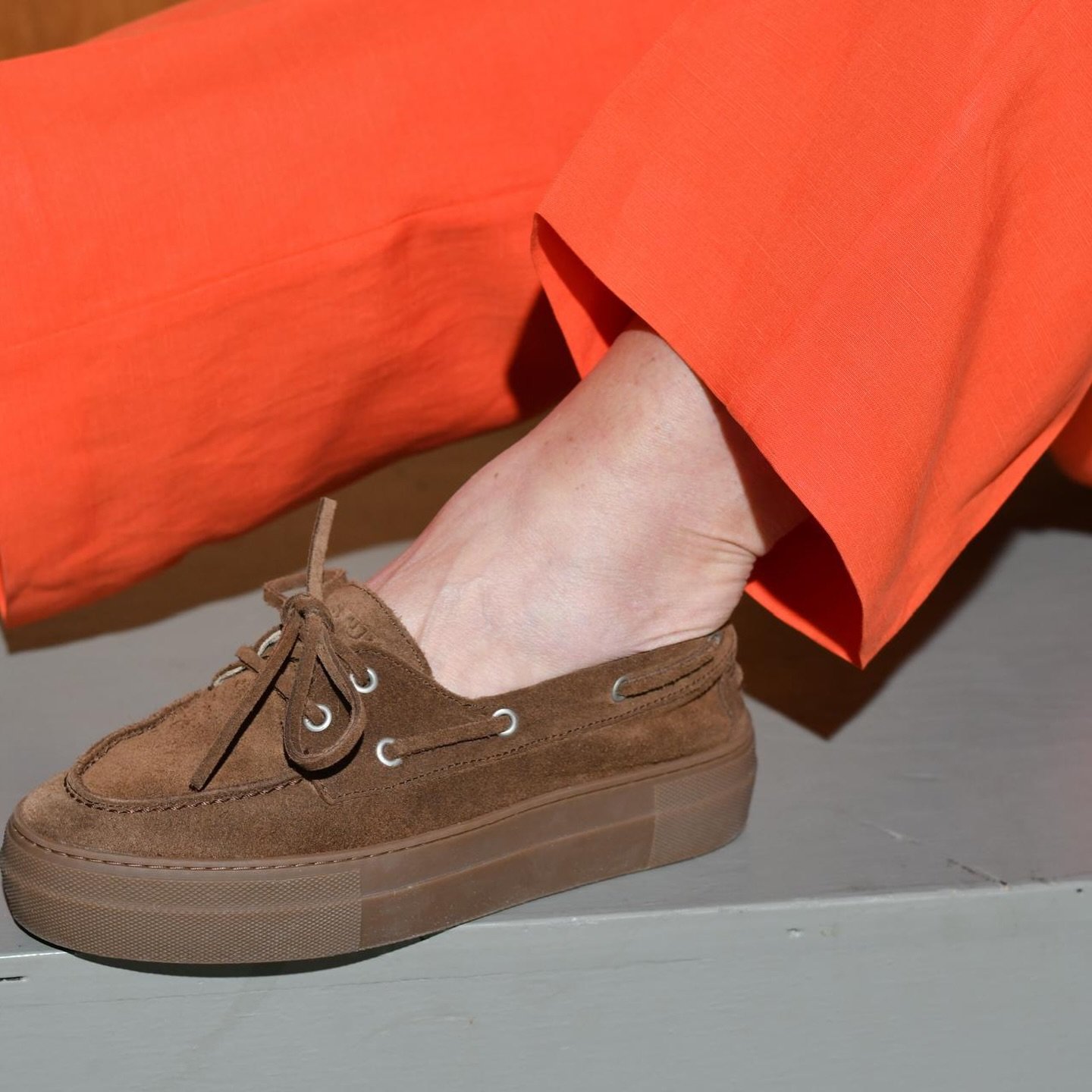 Bootsschuhe ⛵️geh&ouml;ren dieses Jahr dazu. In warmen Braunt&ouml;nen passen sie so gut zur aktuellen Mode.