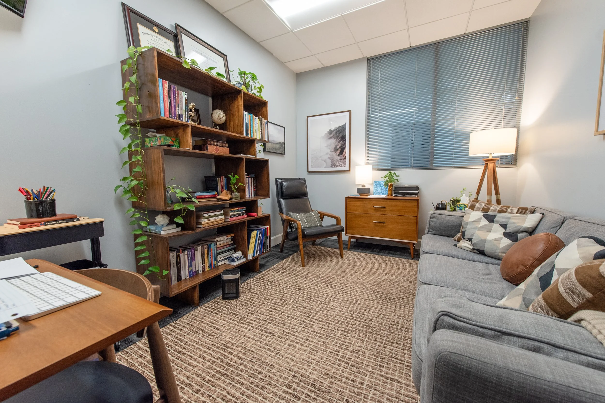 charisinterior-05.jpg