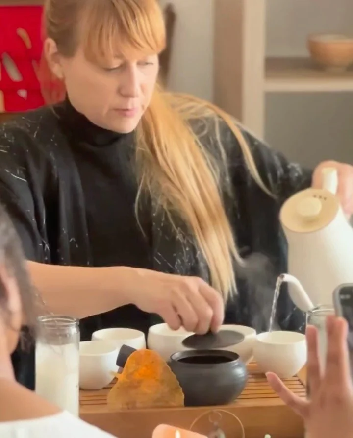 This week at Admari is a classic. Full of fresh tea, connection and ritual. 

Here&rsquo;s what&rsquo;s steeping | 

Wednesday &ndash; CommuniTea Table, 4 PM Gather around. Tea. Talk. No agenda, just presence.

Thursday &ndash; Writer&rsquo;s Block, 