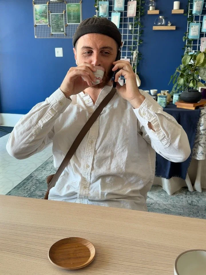 Some Saturdays are for plans. 
Some are for following the tea.

The other day, we celebrated our beloved friend @cantalupo.live with a few of the new Spring 2026 harvest teas that just arrived from Fujian. 

Happy Birthday Michael! 

These new leaves