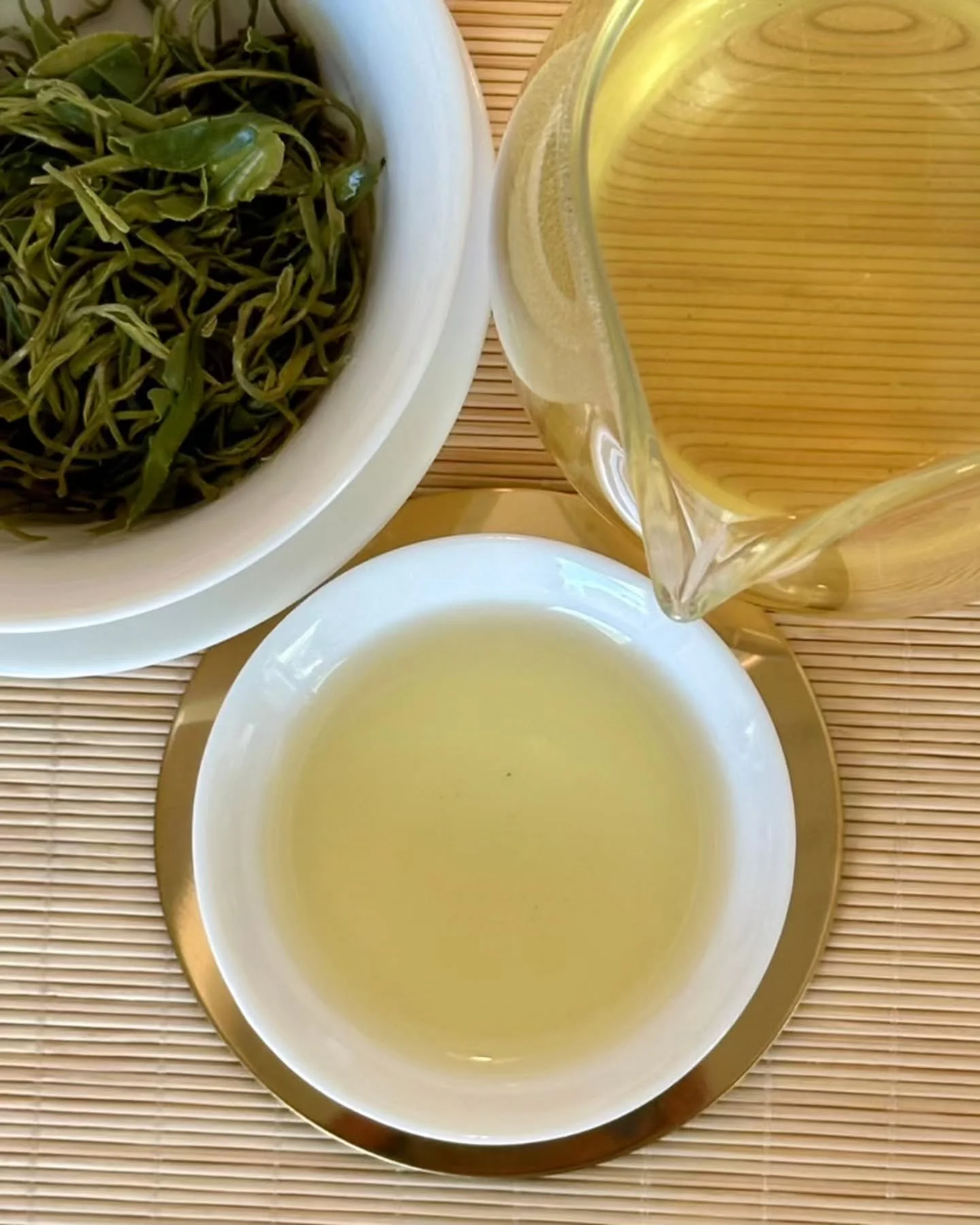 The Wednesday AM CommuniTea Table is back today, 11am to 1pm, and the afternoon table's still holding its usual spot too.

Back in the studio this week: Clouds and Mist, a high-mountain green tea from Zhenghe, Fujian, with notes of white bean and che