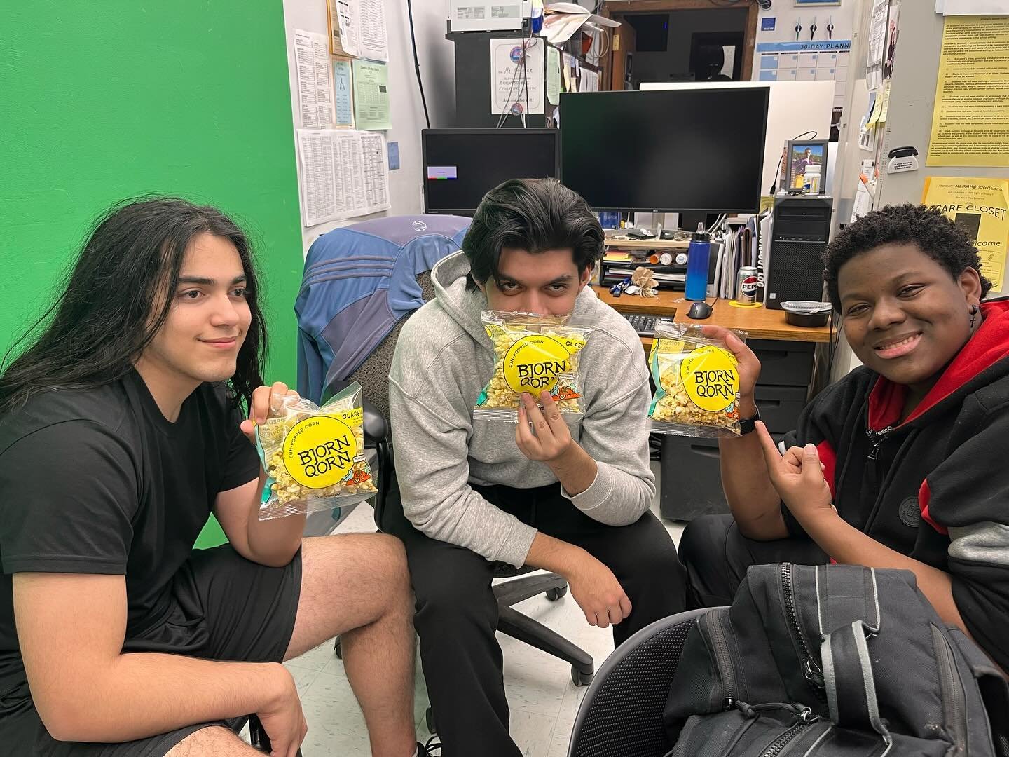 🎬🍿✨ SWAY students at Ellenville High School are taking their first steps into the film and TV world, thanks to the delicious support from @BjornQorn! These future film crew members are fueled by your amazing popcorn, and we couldn&rsquo;t be more g