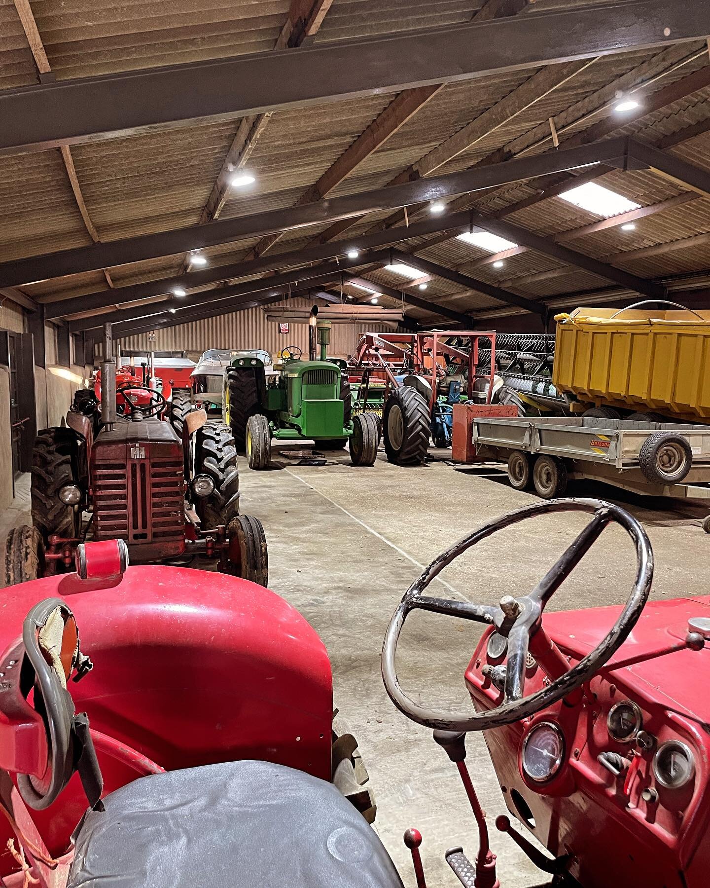 The barn has now gone into hibernation for the winter! No parties for a few months, just farm machinery resting for the winter. 🚜😴🚜