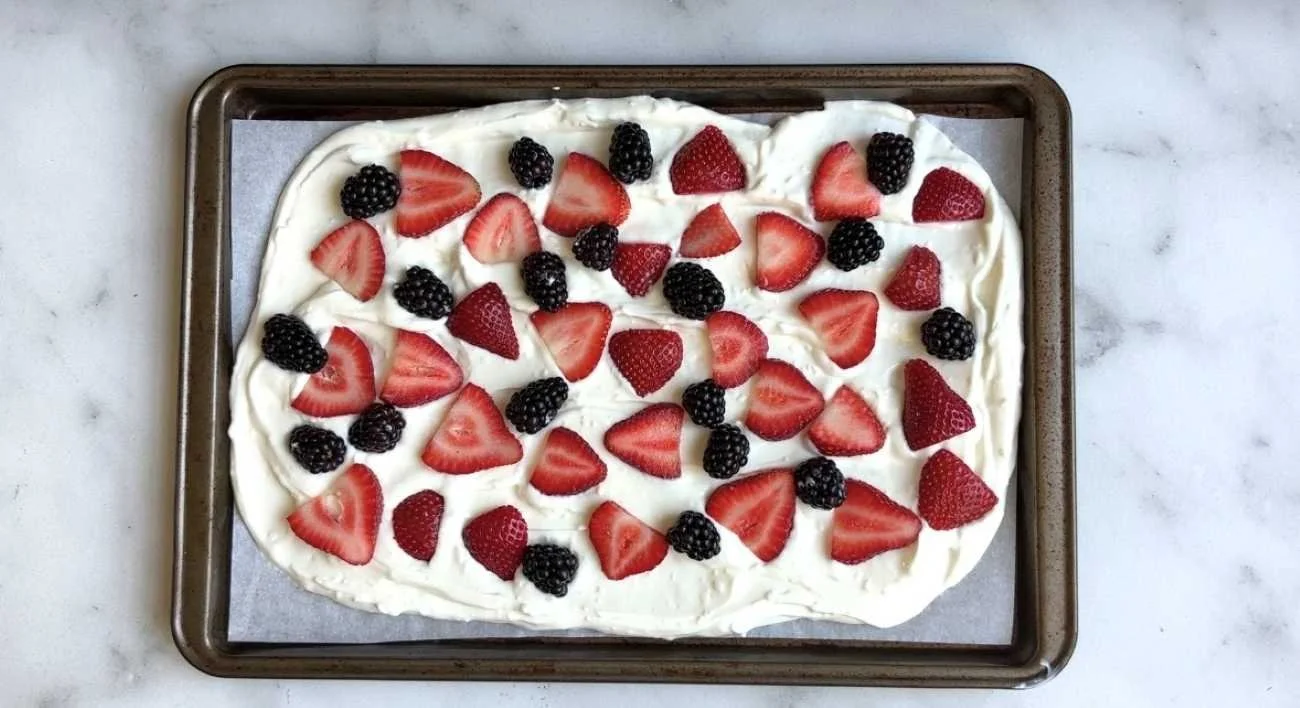 Berry Cheesecake Yogurt Bark 2.jpg
