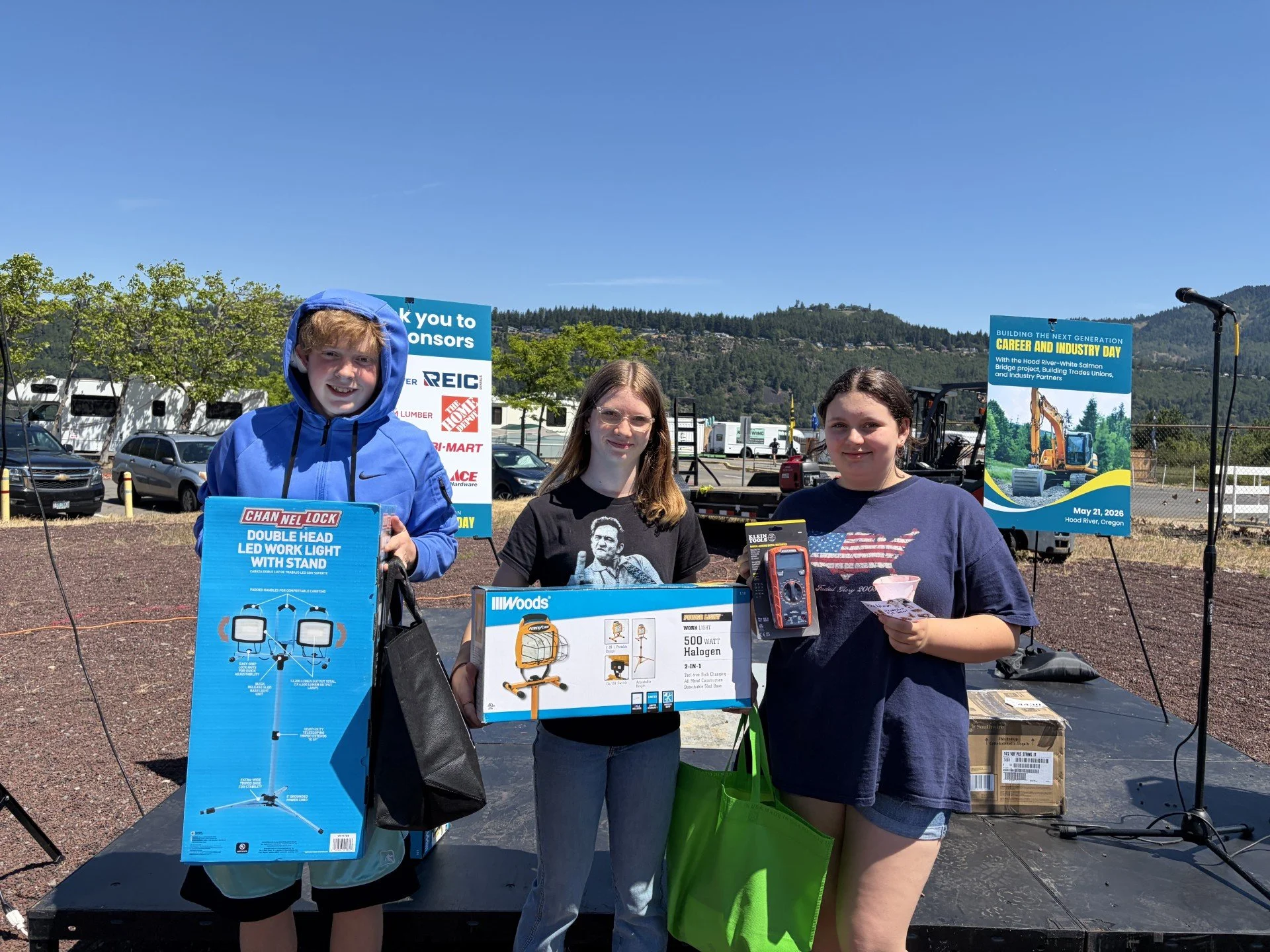 Students with prizes
