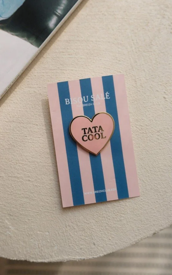 ADM Store, Surprise Dunkerque, Pin's Tata cool.jpg