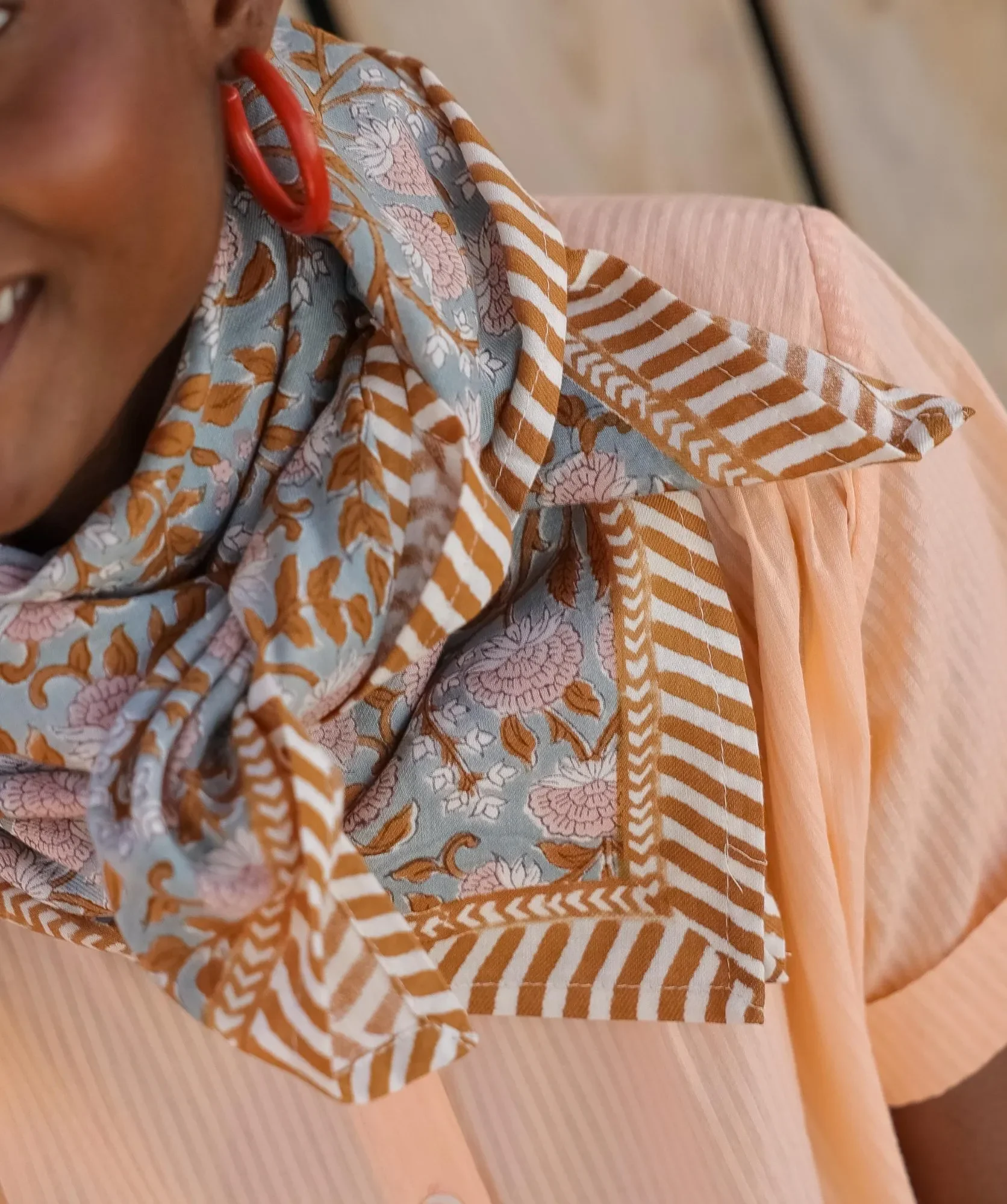 ADM Store, Surprise Malo, Foulard Murray ciel grand format 2.webp
