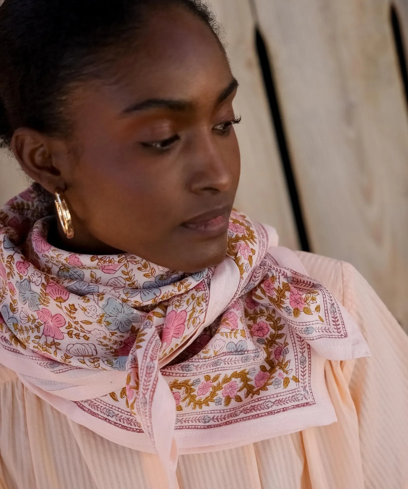 ADM Store, Surprise Malo, Foulard Ellis blush grand format 3.webp