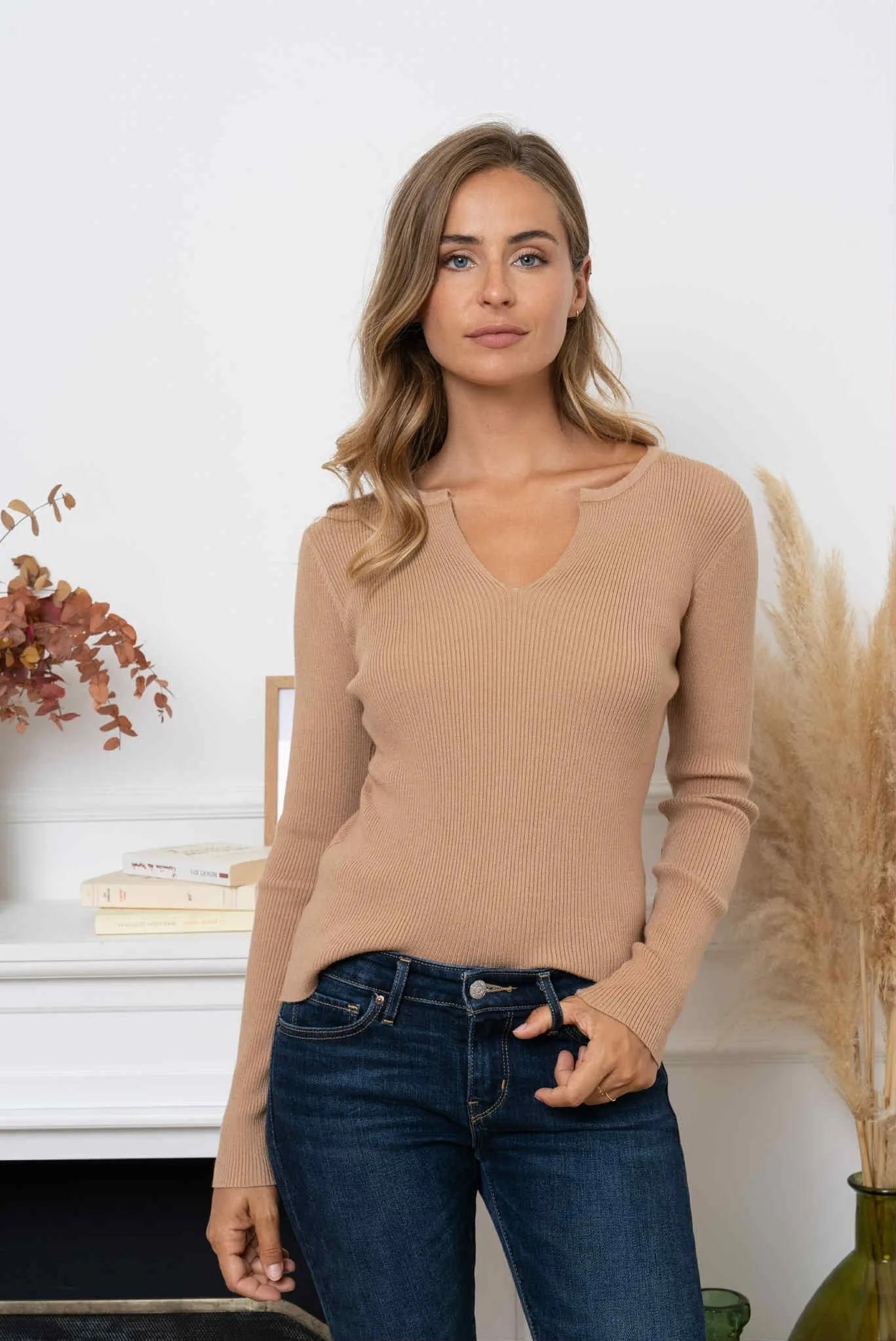 ADM Concept Store, Pull beige, Louna 2.jpeg