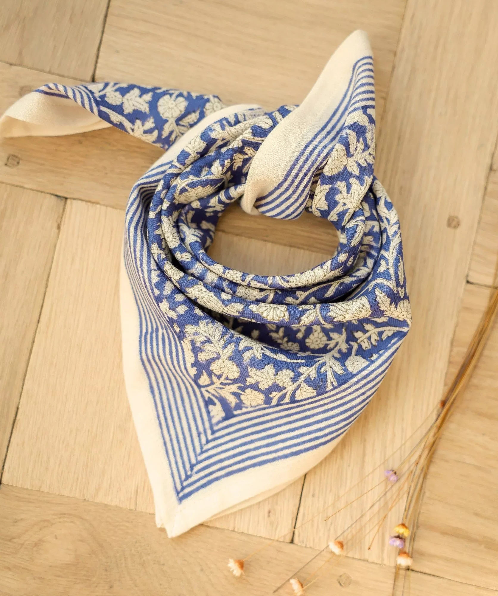 ADM Store, Surprise Malo, Foulard Anjali Cobalt petit modèle.webp